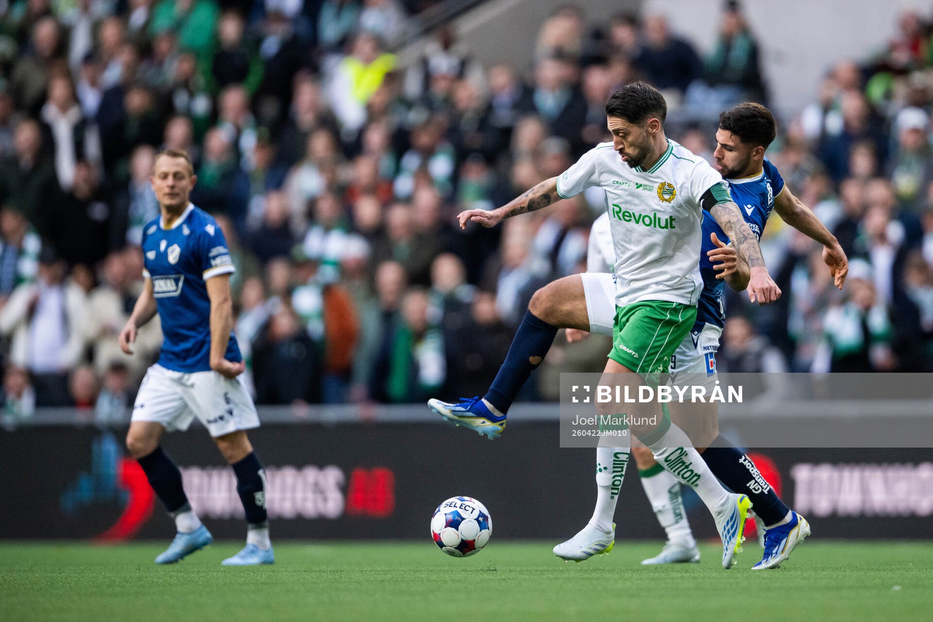 Hammarbys Nahir Besara och Halmstads Omar Faraj