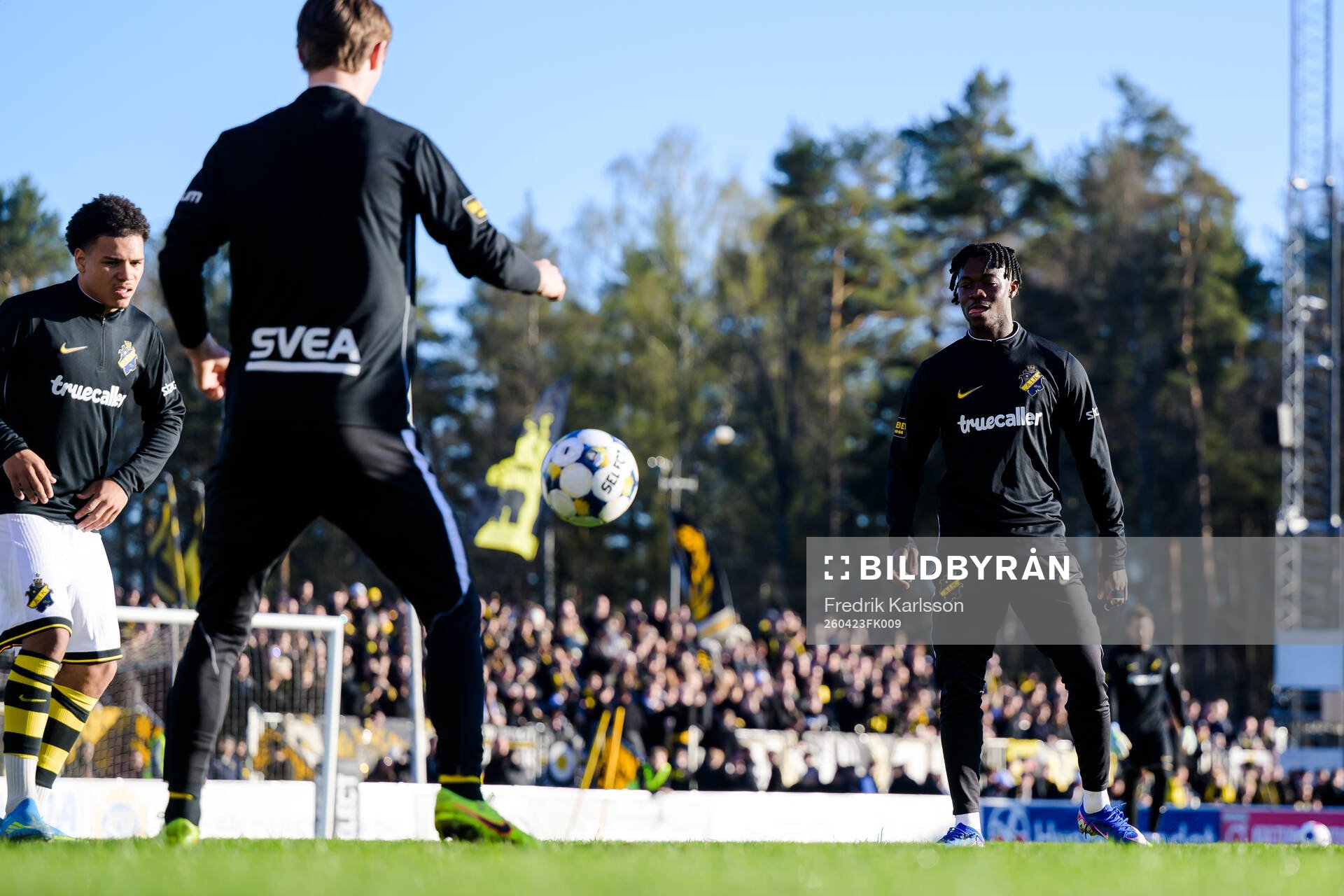 AIKs spelare värmer upp