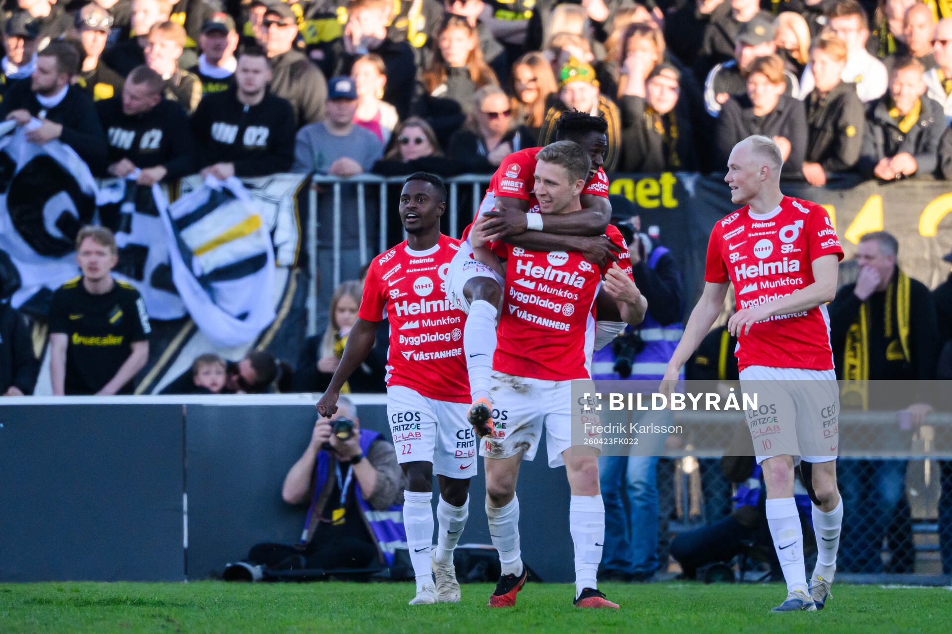 Degerfors Yiriyon Gideon Yaw och Ludvig Fritzson jublar