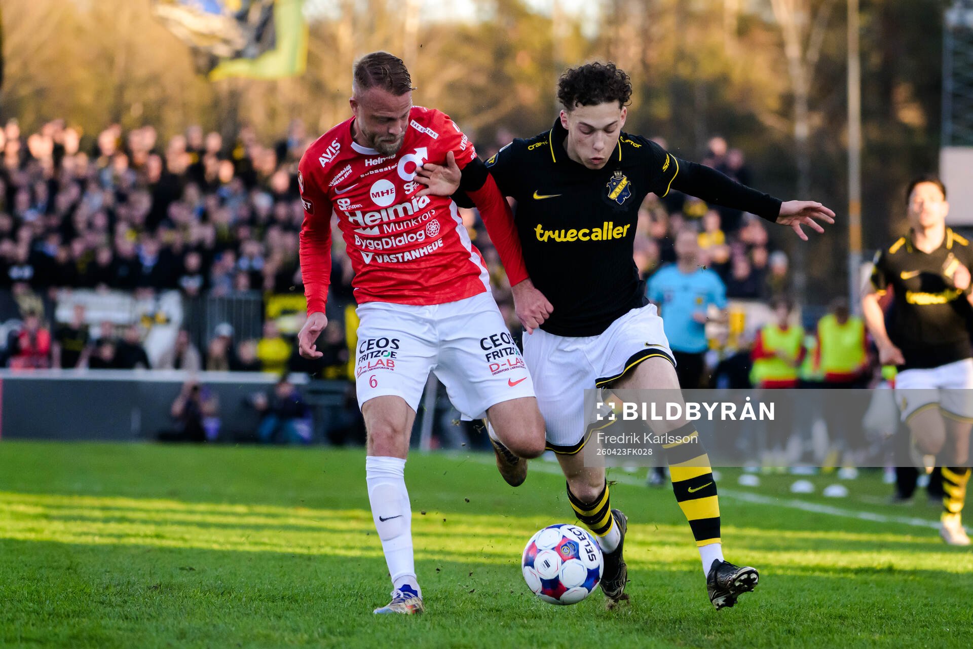 Degerfors Daniel Sundgren  och AIKs Victor Goncalves