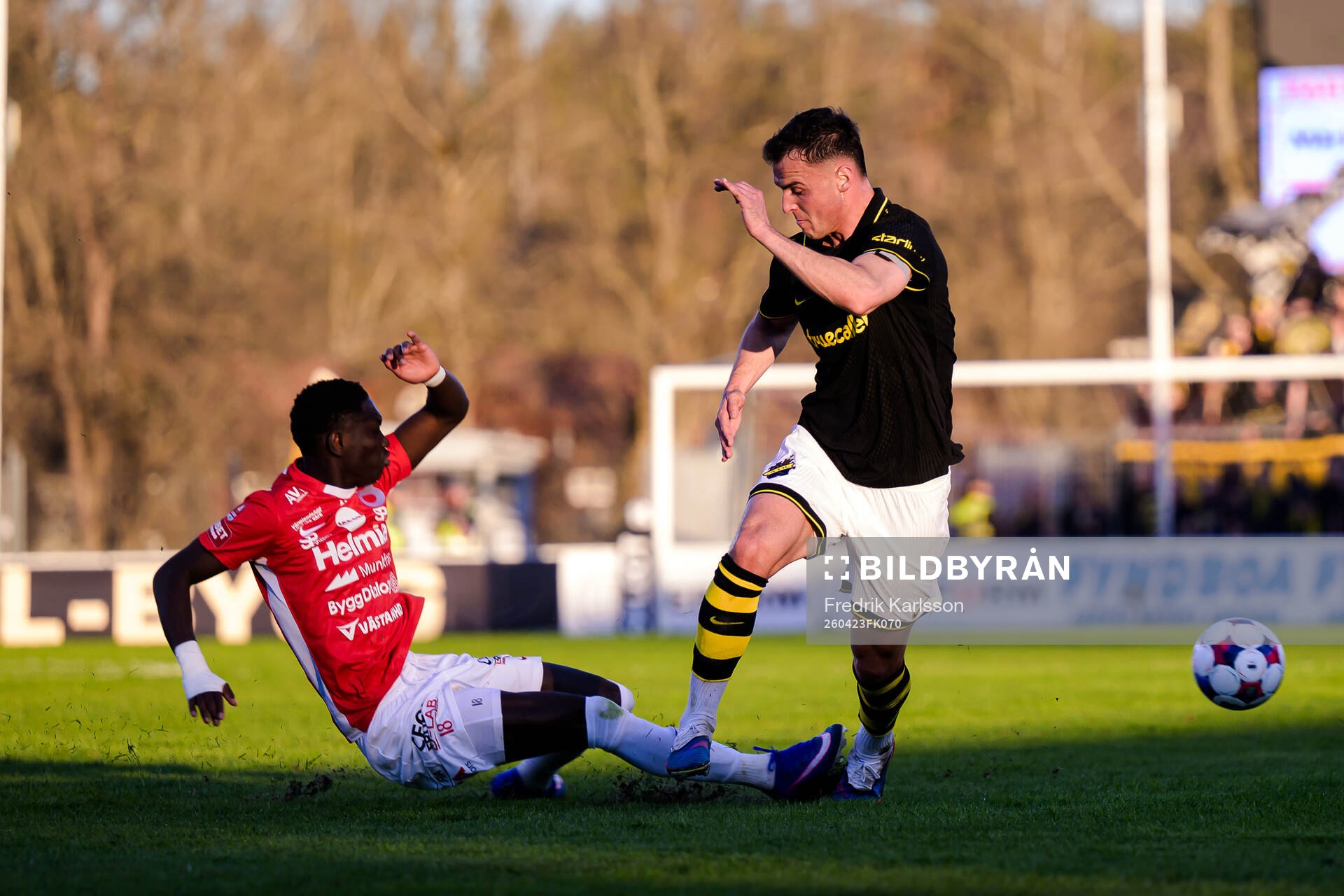 Degerfors Samba Diatara och AIKs Áron Csongvai