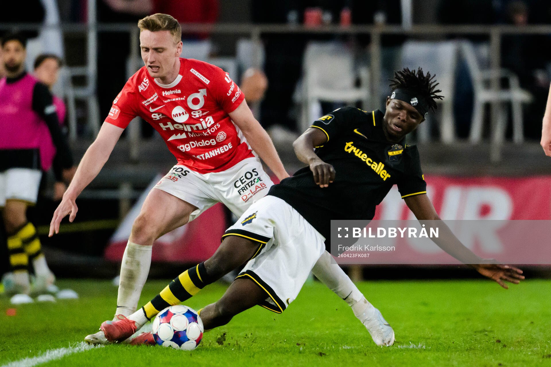 Degerfors Sebastian Ohlsson  och AIKs Zadok Yohanna
