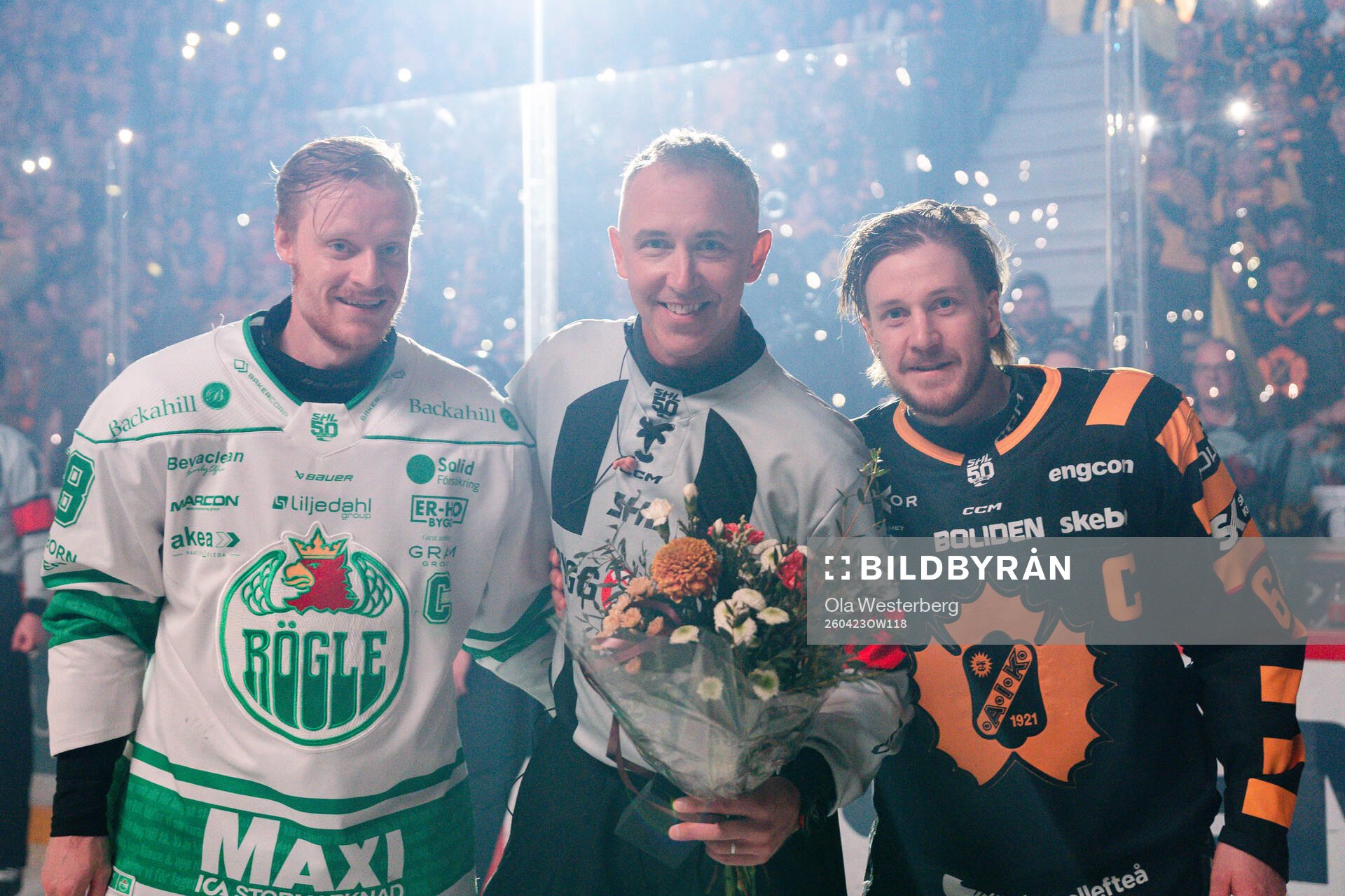 Rögles Anton Bengtsson , Domare Linus Öhlund och