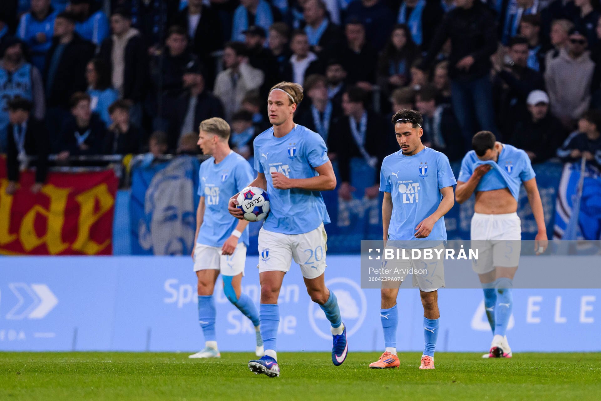 Malmö FFs Erik Botheim och Adrian Skogmar deppar