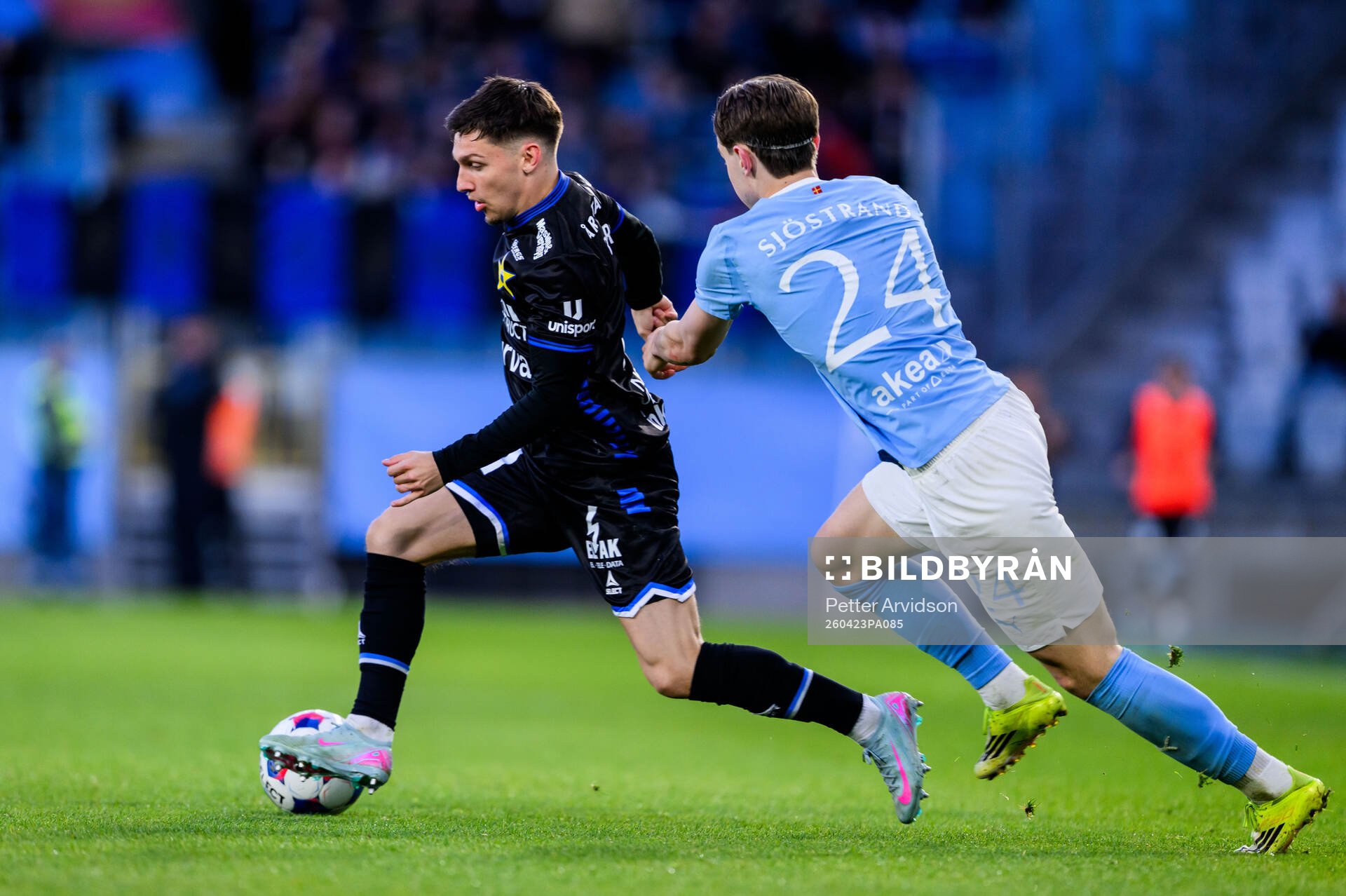 Sirius Isak Bjerkebo och Malmö FFs Oscar Sjöstrand
