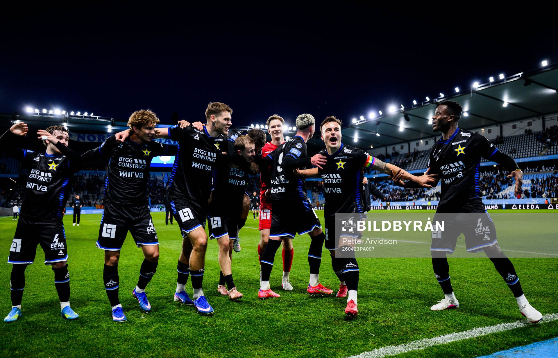 Sirius Henrik Rönnlöf Castegren jublar
