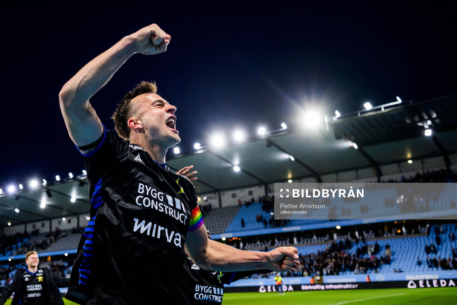 Sirius Henrik Rönnlöf Castegren jublar