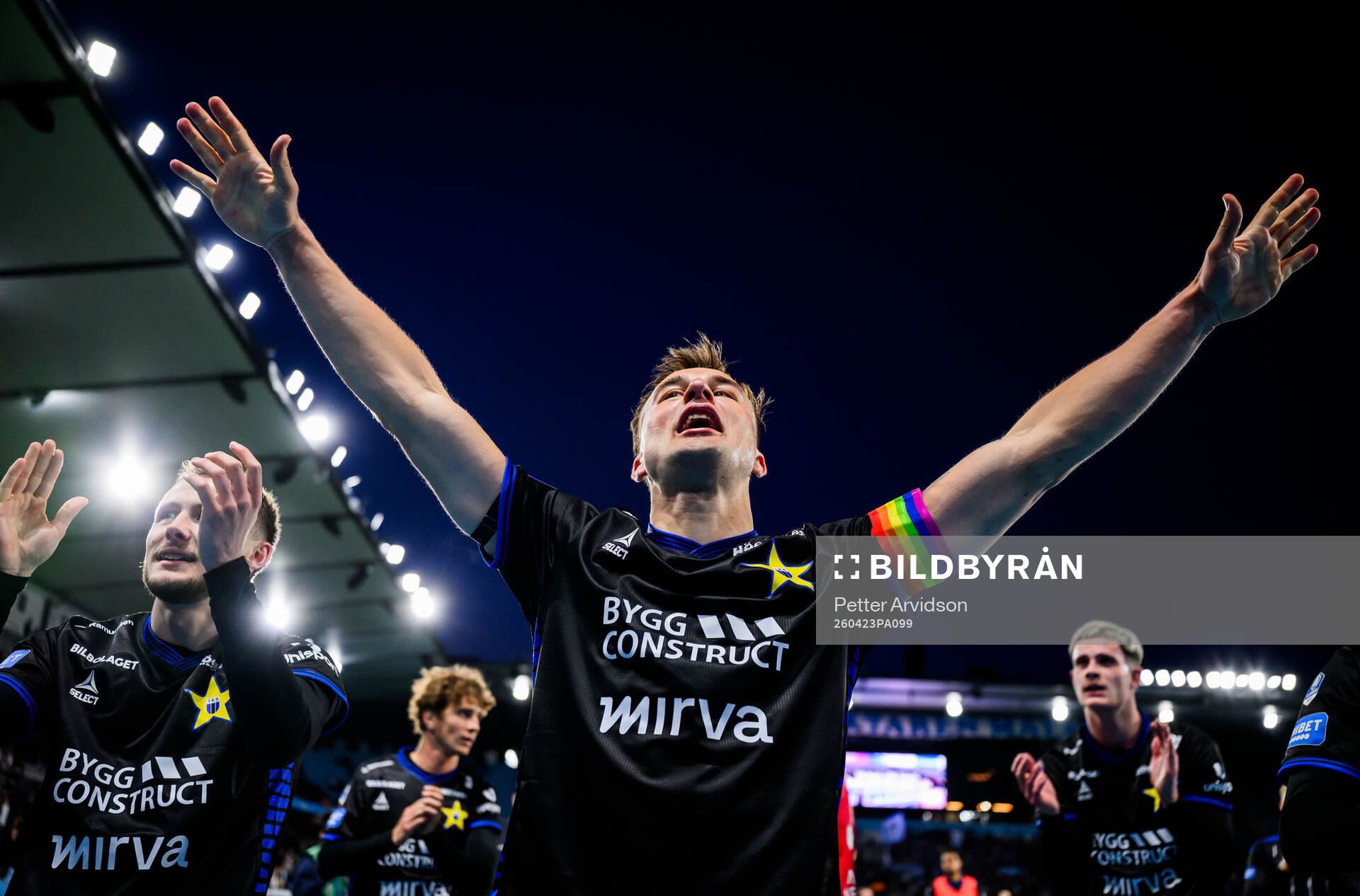 Sirius Henrik Rönnlöf Castegren jublar