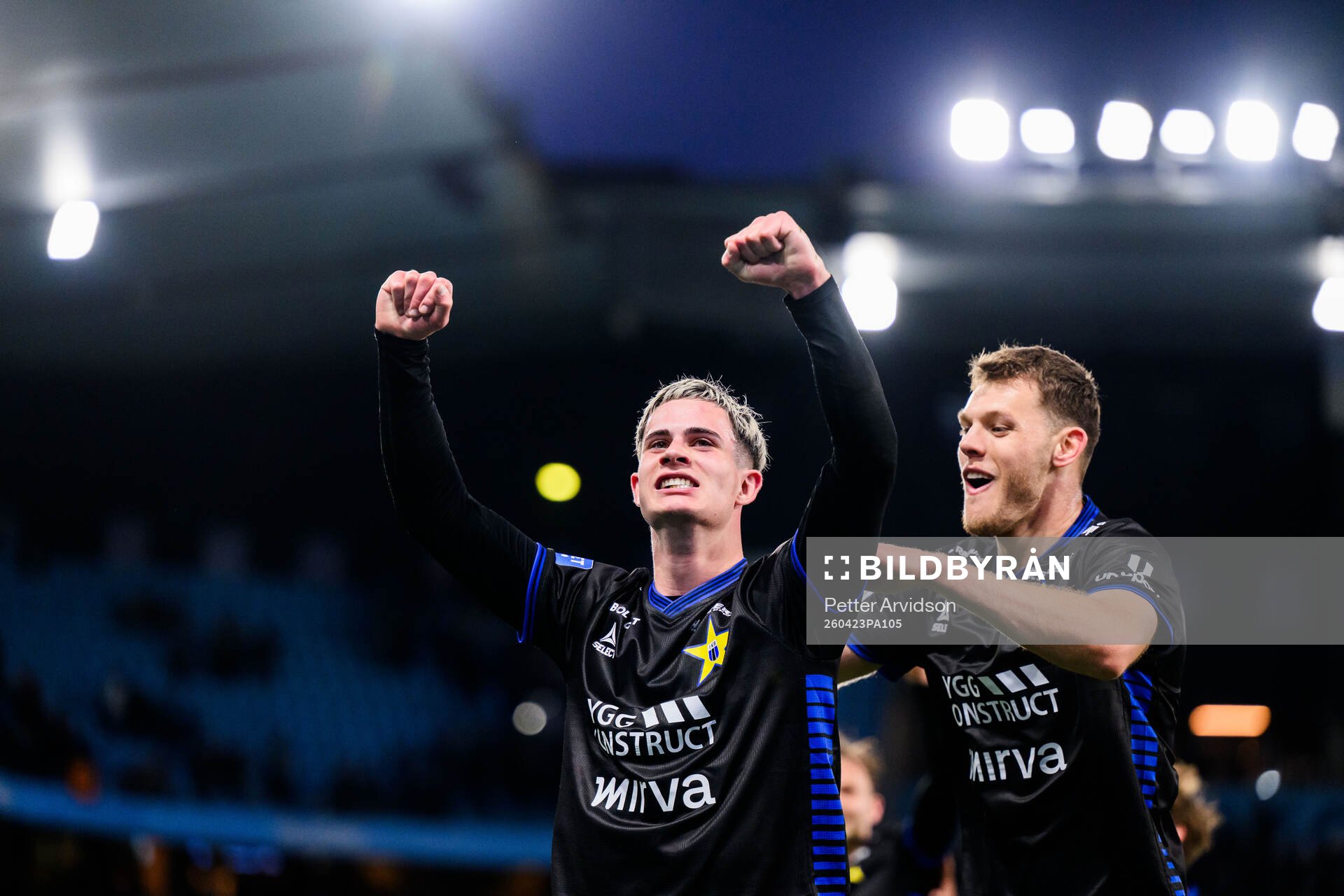 Sirius Robbie Ure och Tobias Anker jublar