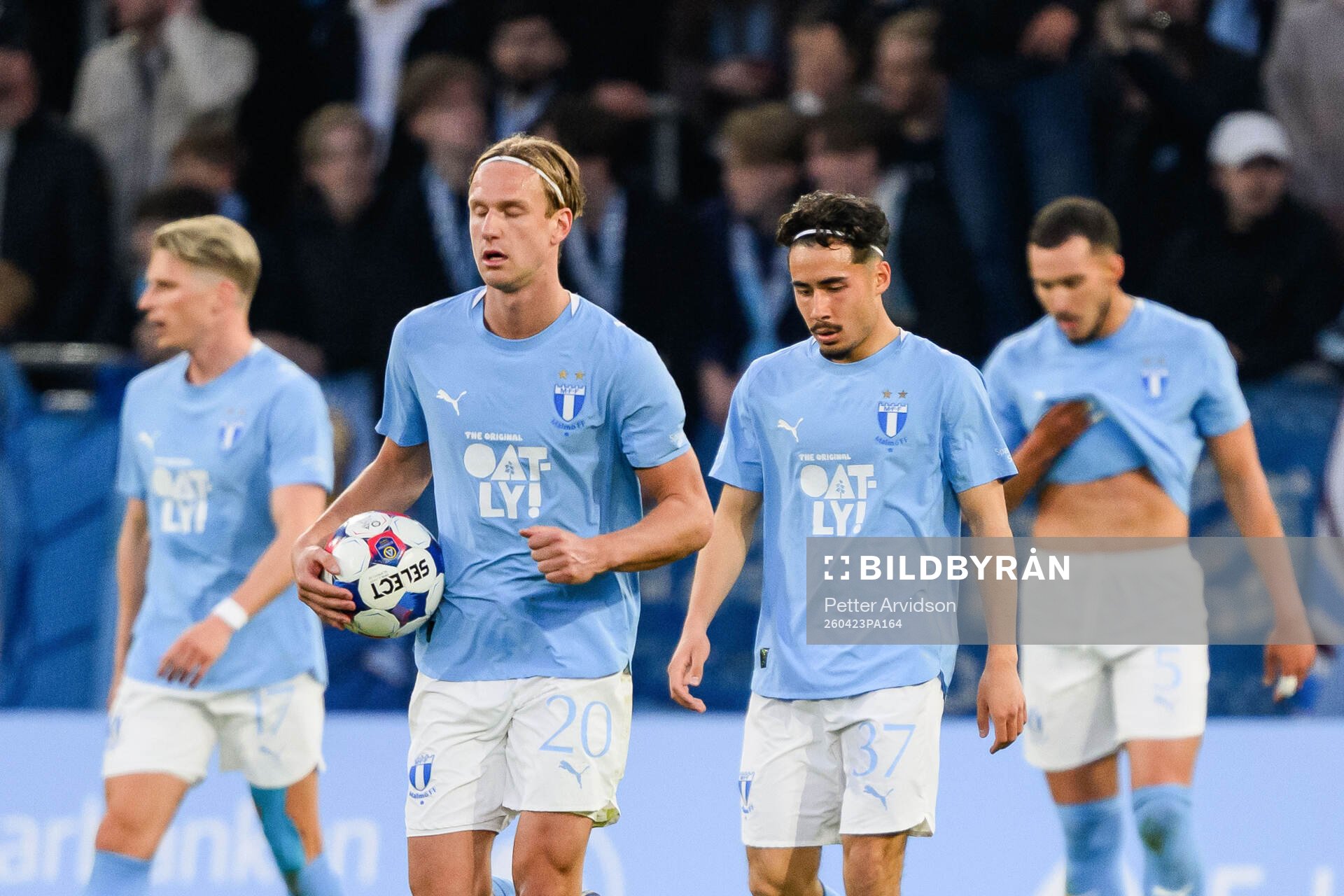 Malmö FFs Erik Botheim och Adrian Skogmar deppar