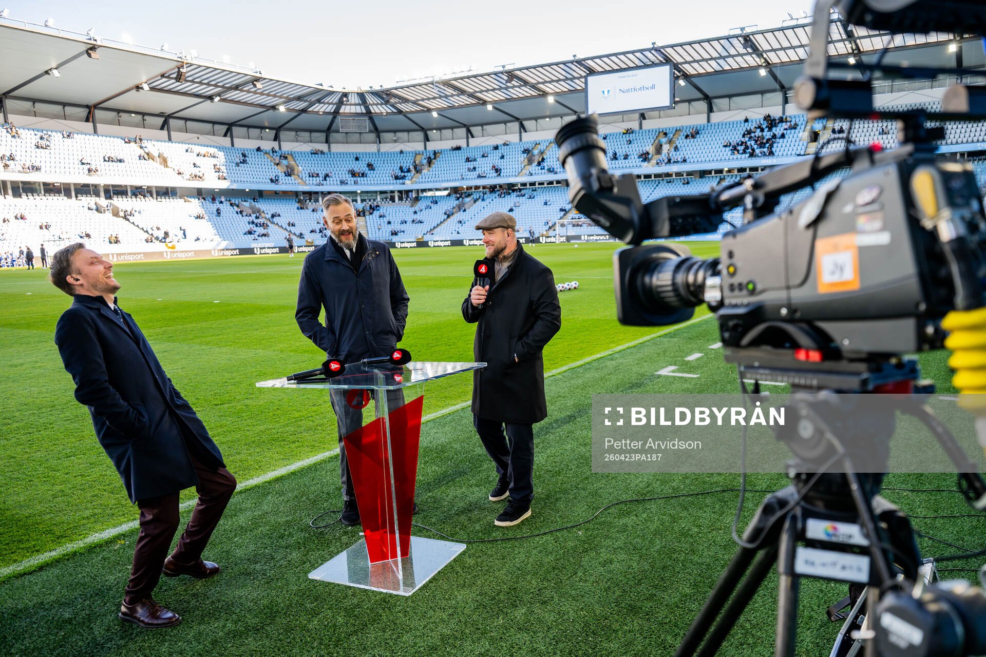 TV4s Axel Pileby, Olof Lundh och John Guidetti