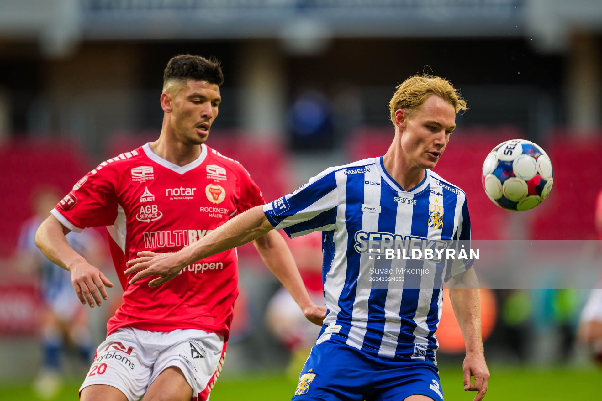 Kalmars Achraf Dari och IFK Göteborgs Max Fenger