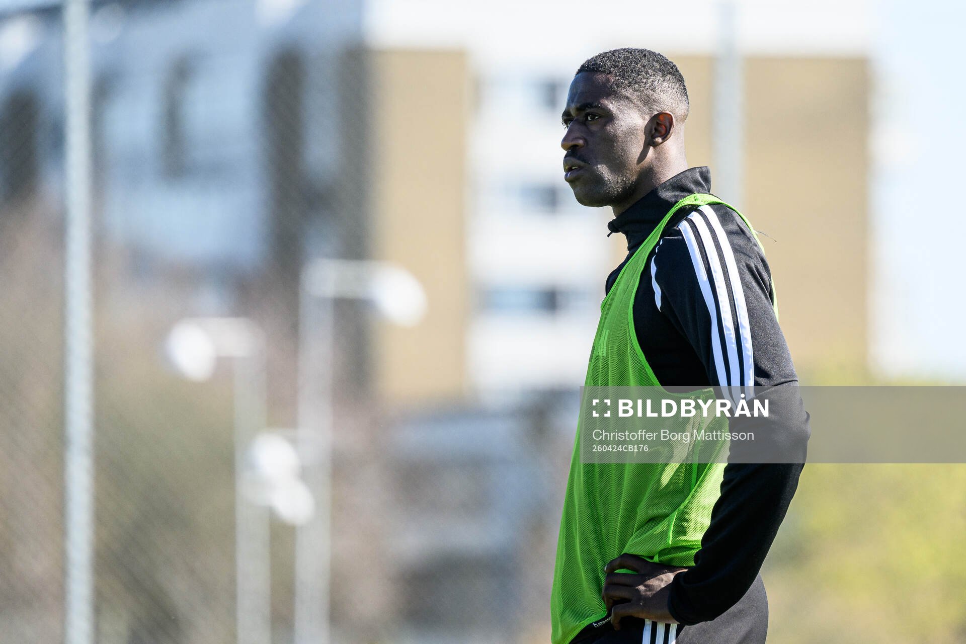 Emmanuel Moungam Á Ngon