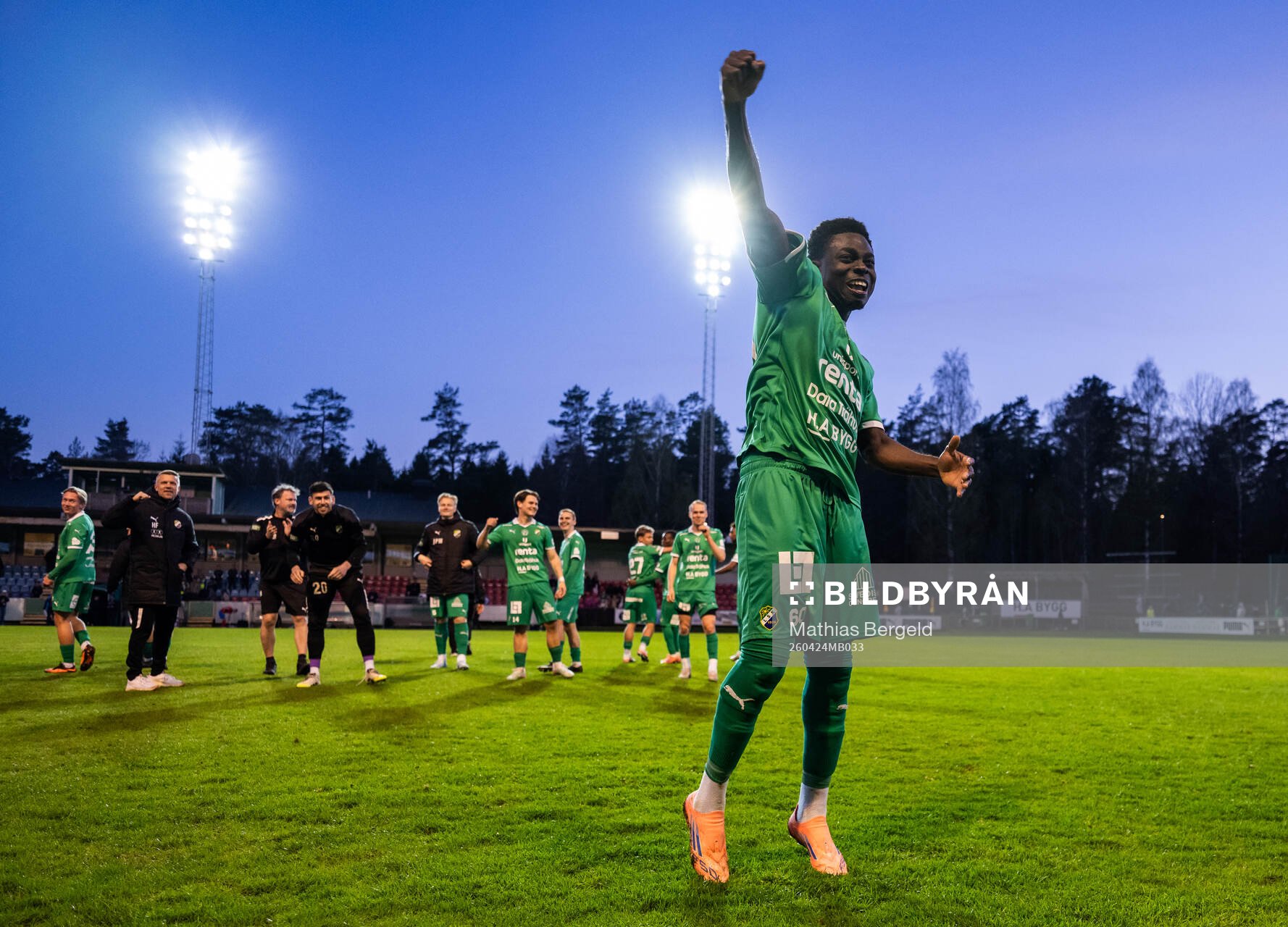 Ljungskiles Gideon Mensah jublar
