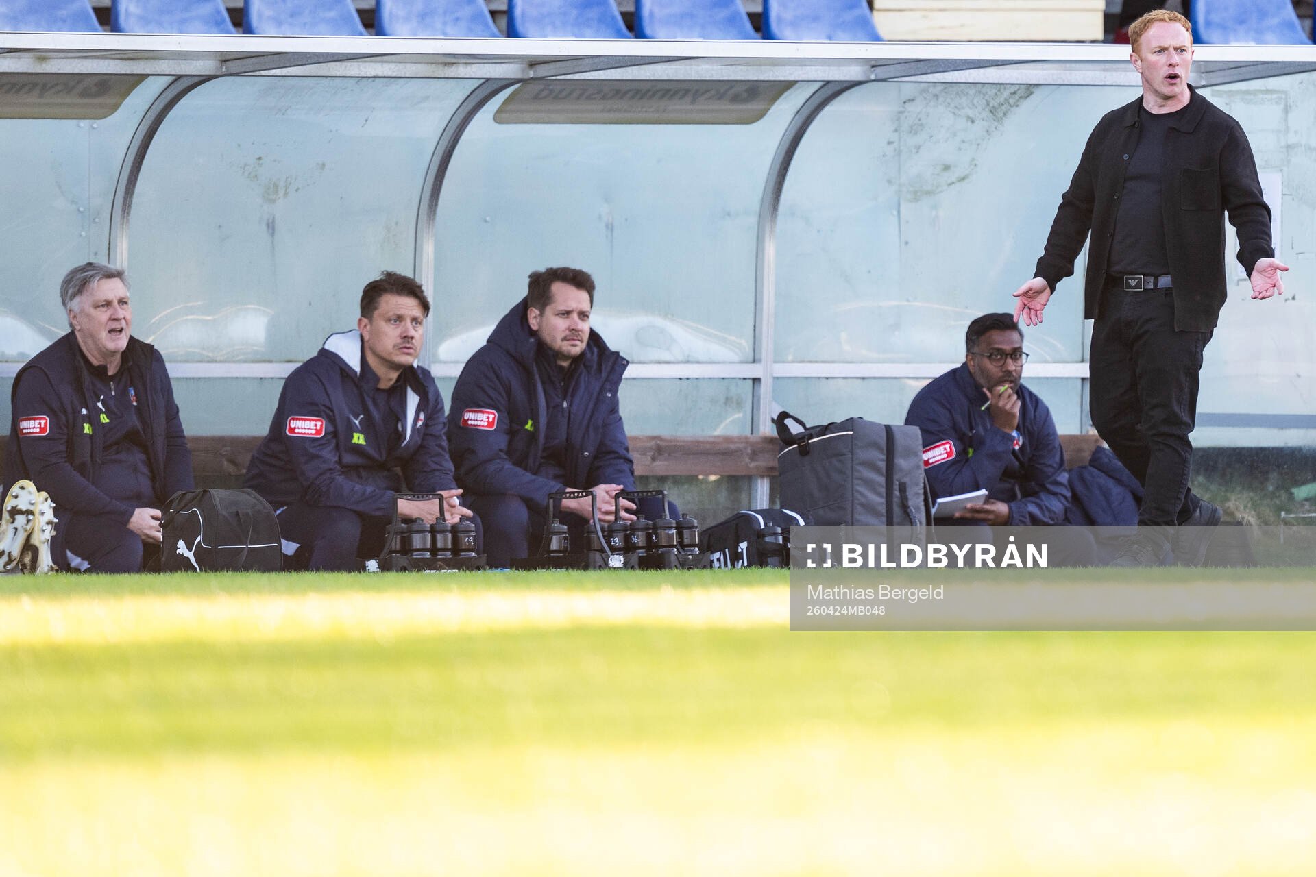 Helsingborgs manager Stevie Grieve reagerar