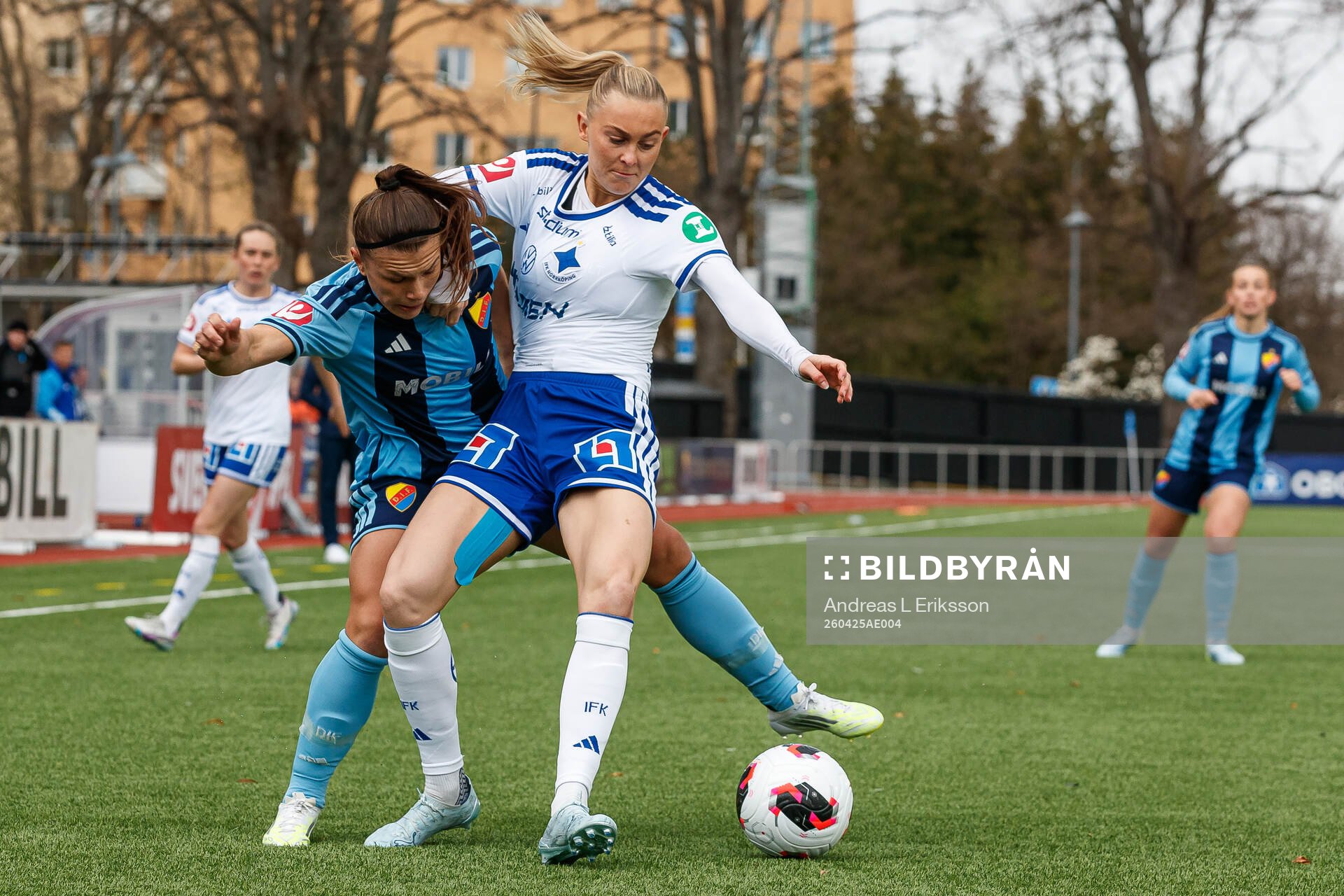 Djurgårdens Alexsandra Lobanova och IFK Norrköpings