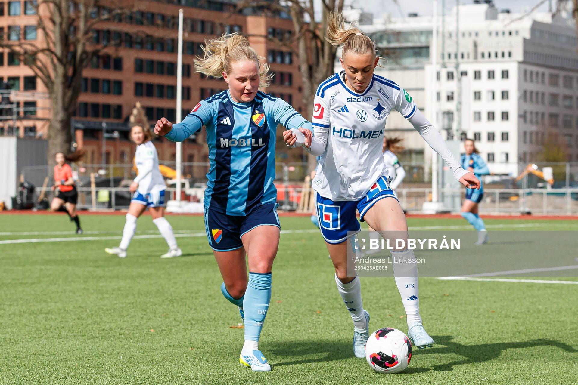 Djurgårdens Maria Olafsdottir Gros och IFK Norrköpings