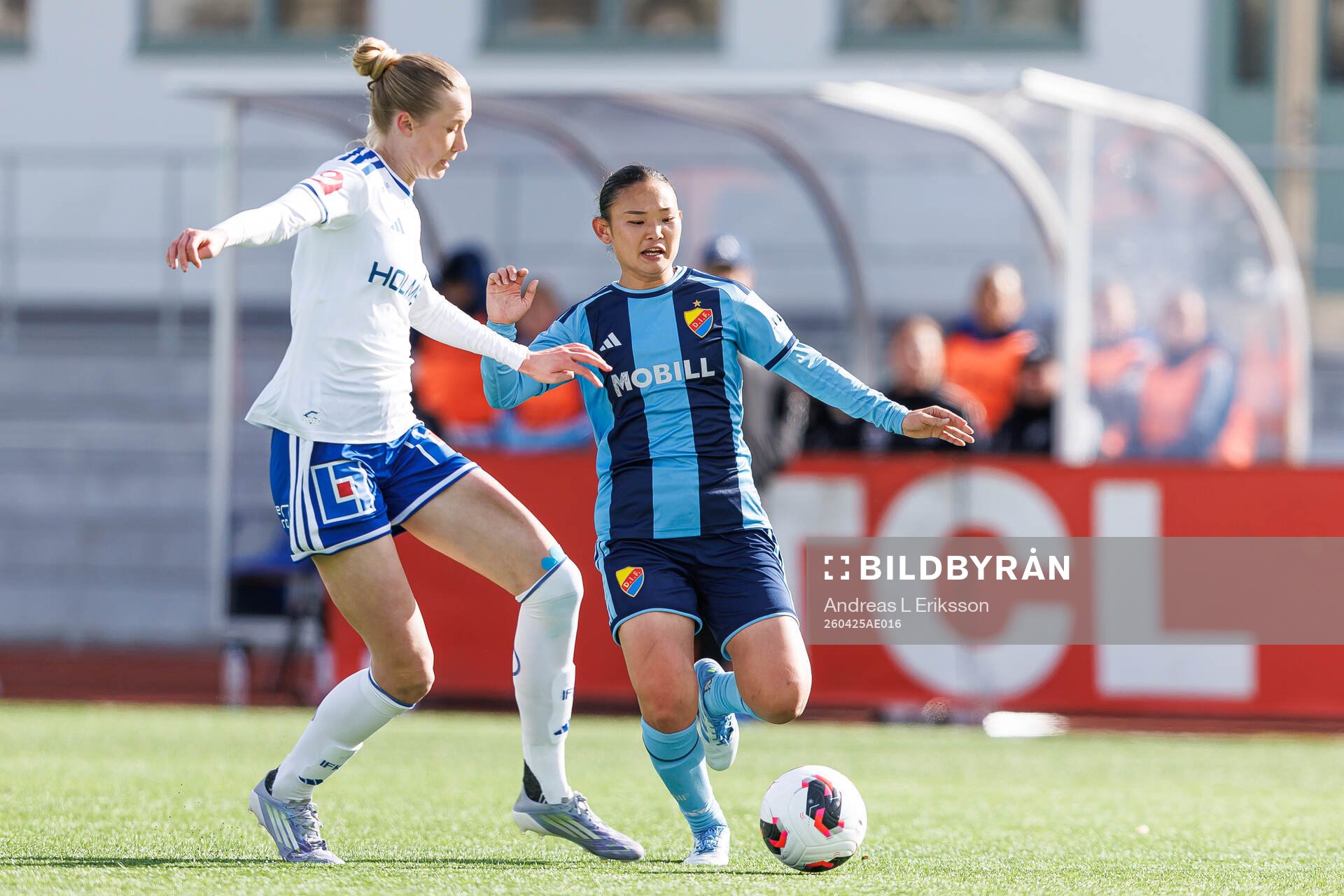 IFK Norrköpings Ebba Handfast och Djurgårdens Urara