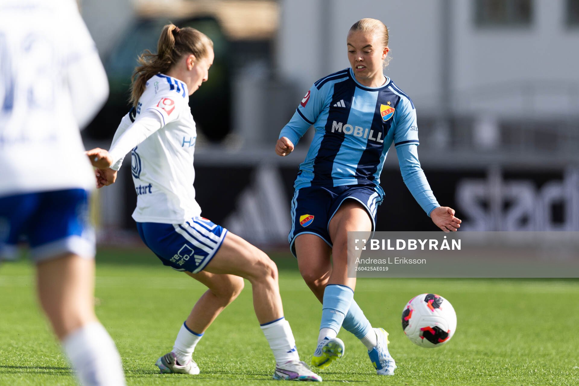 IFK Norrköpings Carrie Jones och Djurgårdens Elin Westlund