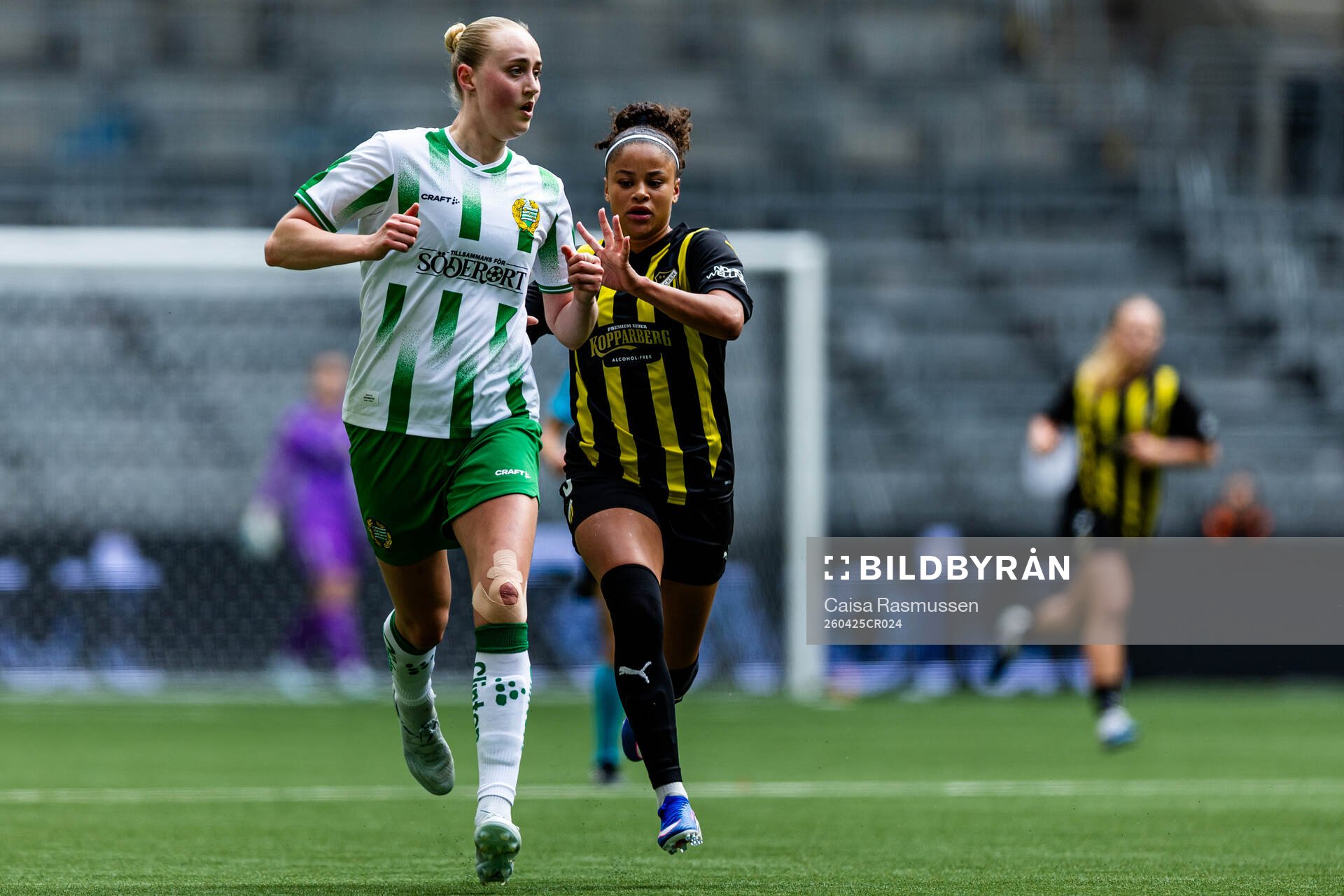 Emelie Bragstad of Hammarby and Felicia Schröder of Häcken