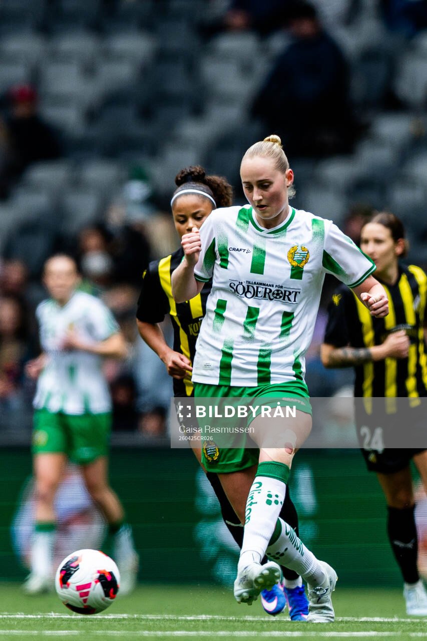 Emelie Bragstad of Hammarby and Felicia Schröder of Häcken