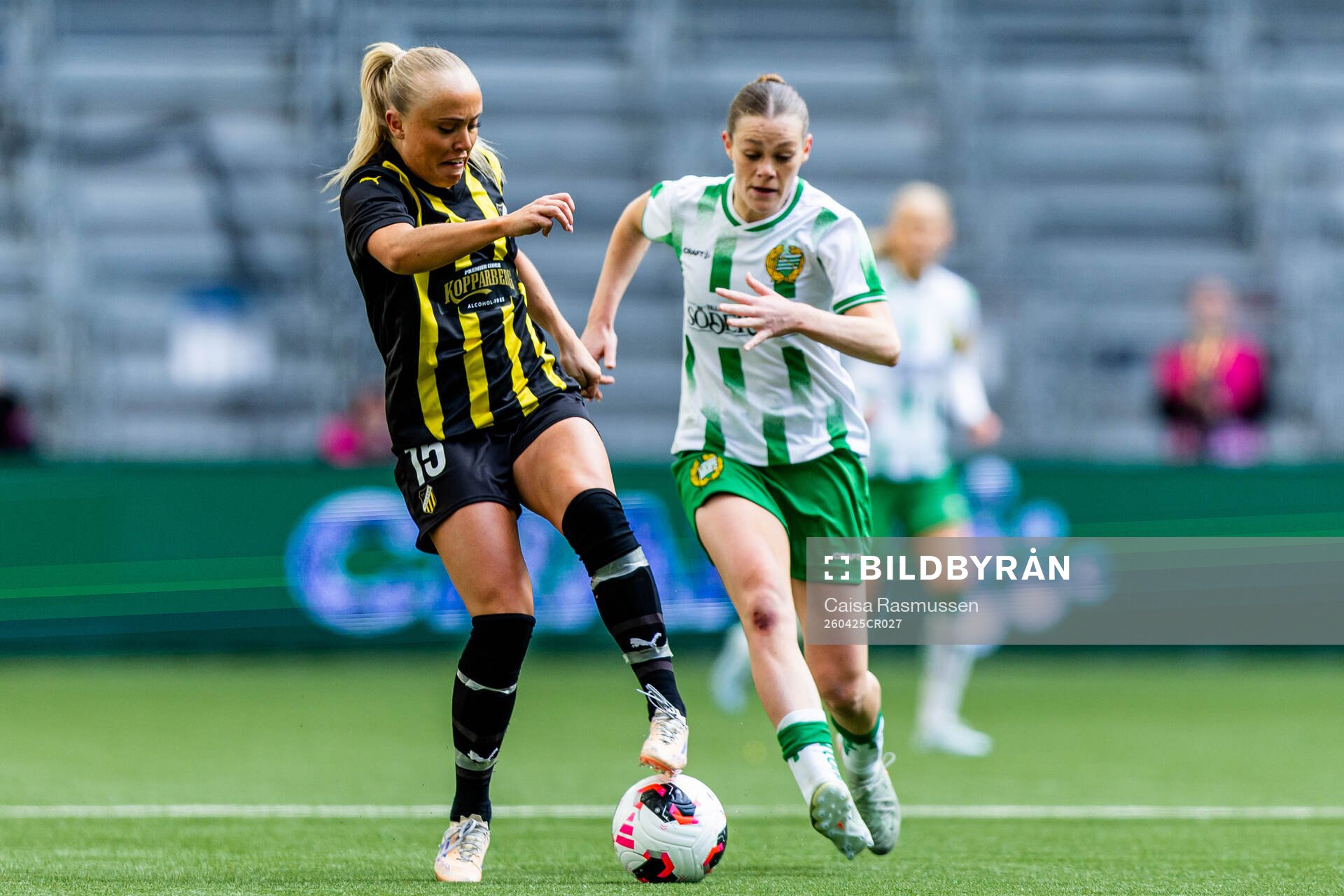 Alva Selerud of Häcken and Sofia Reidy of Hammarby