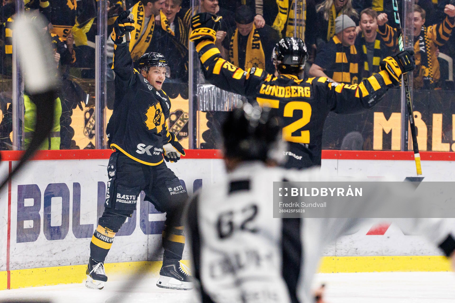 Skellefteås Victor Stjernborg jublar