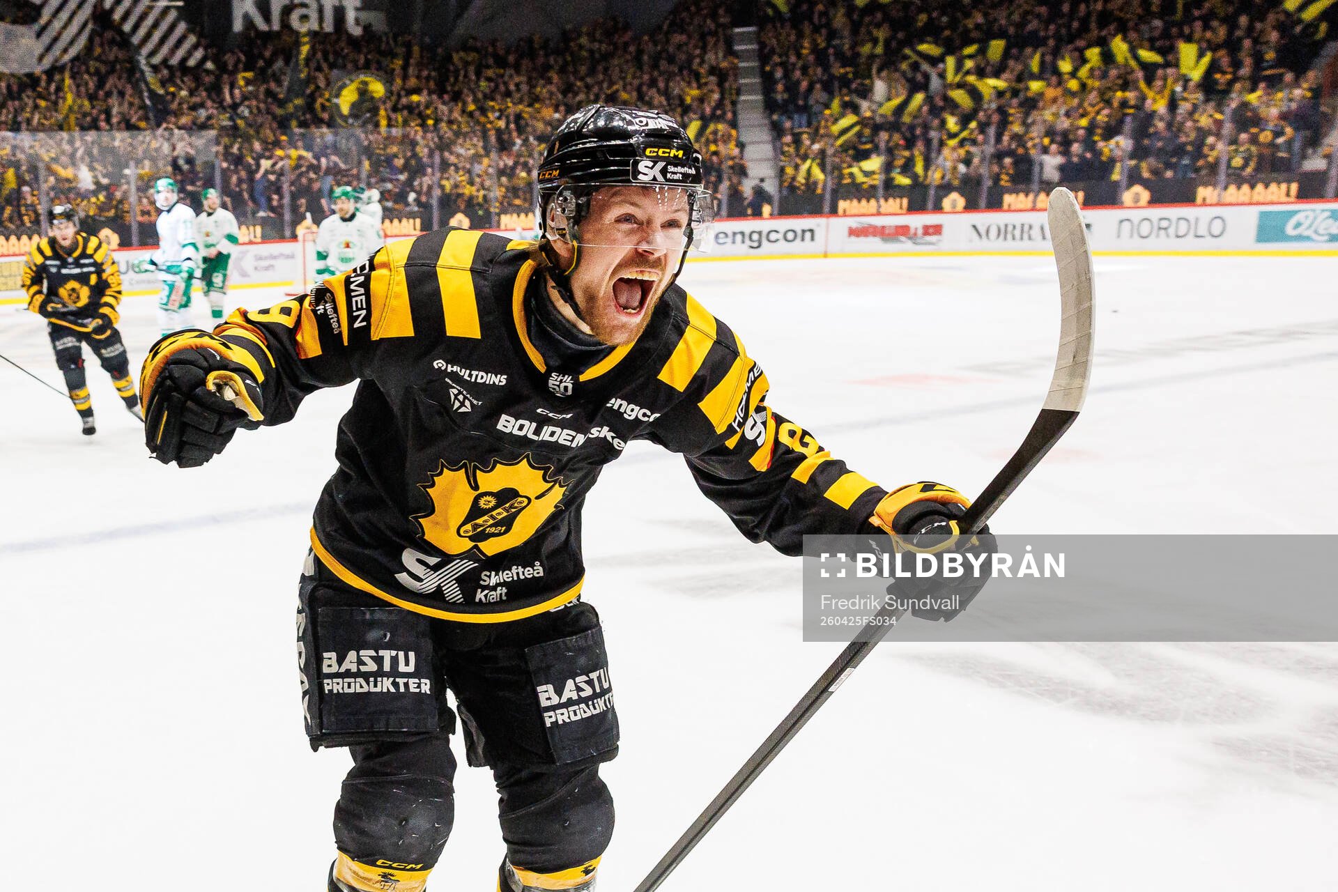 Skellefteås Mikkel Aagaard jublar