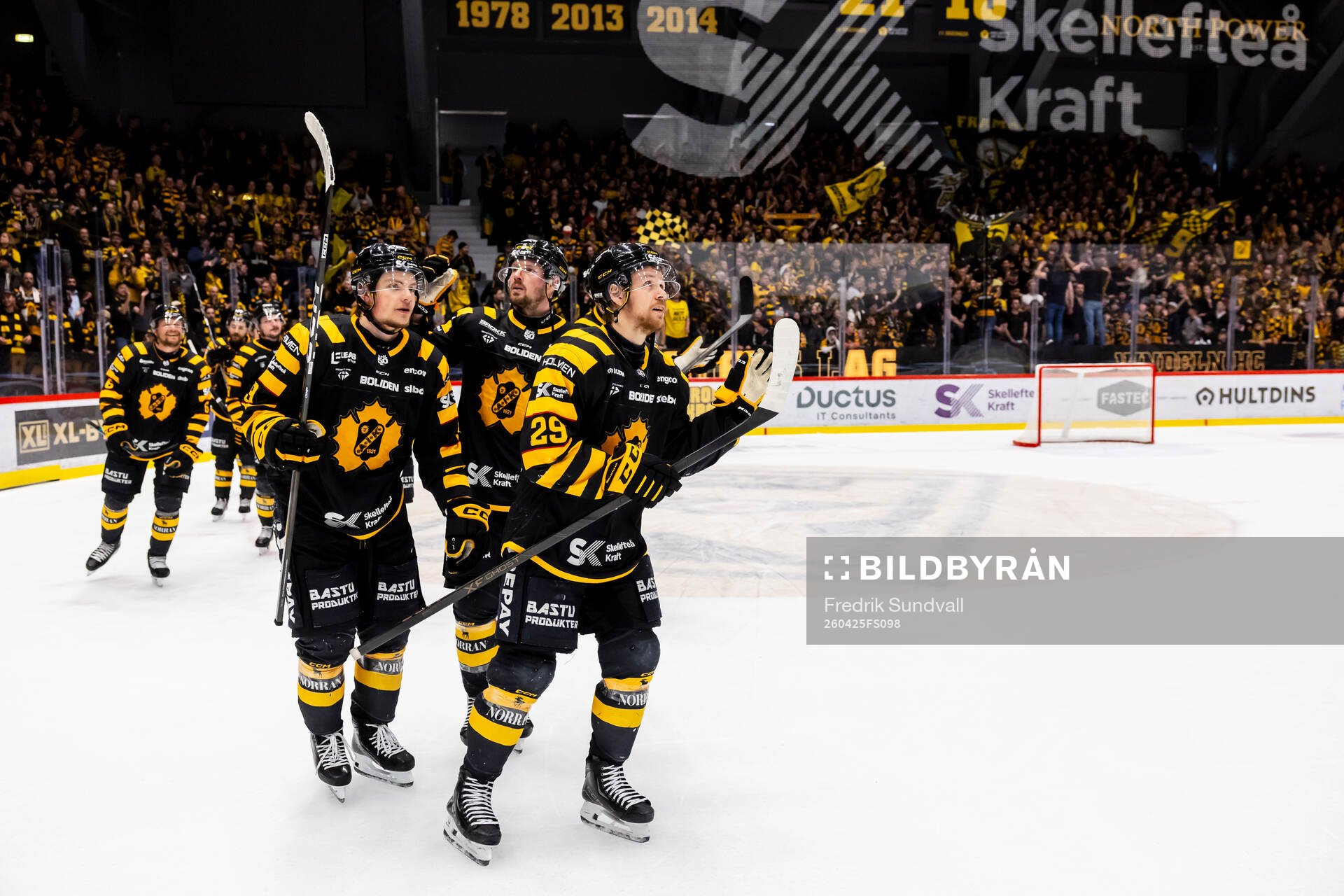 Skellefteås Mikkel Aagaard jublar