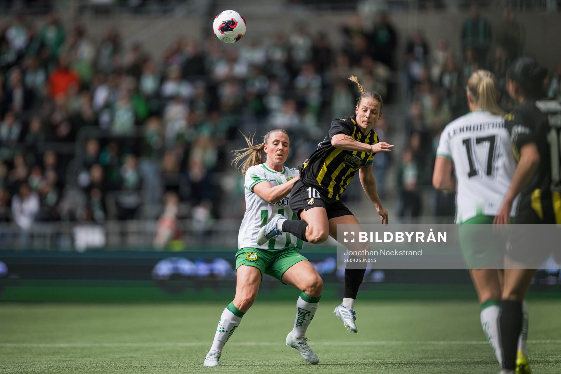 Gudrun Arnardottir of Hammarby and Anna Anvegård of Häcken