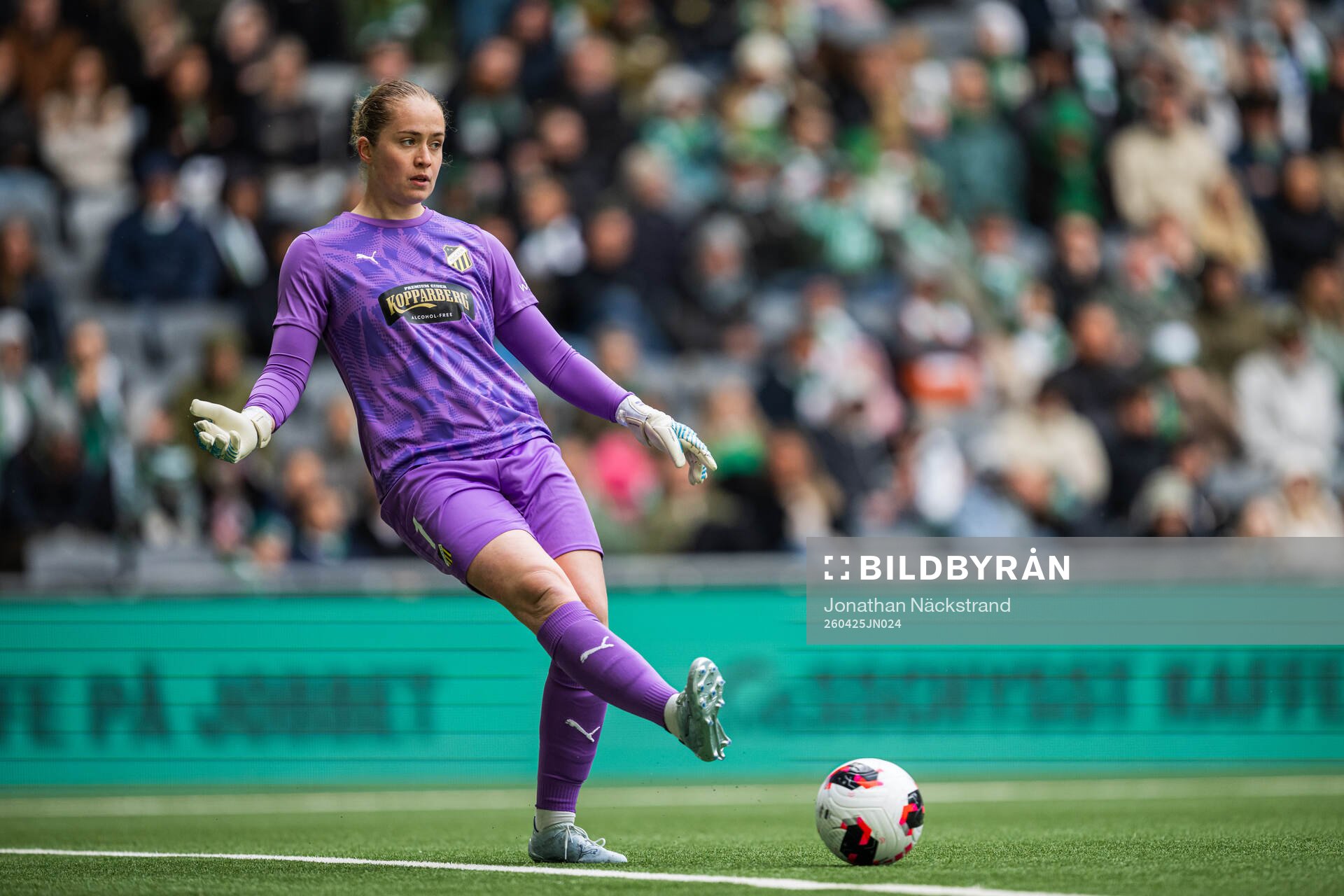 Goalkeeper Fanney Birkisdottir of Häcken