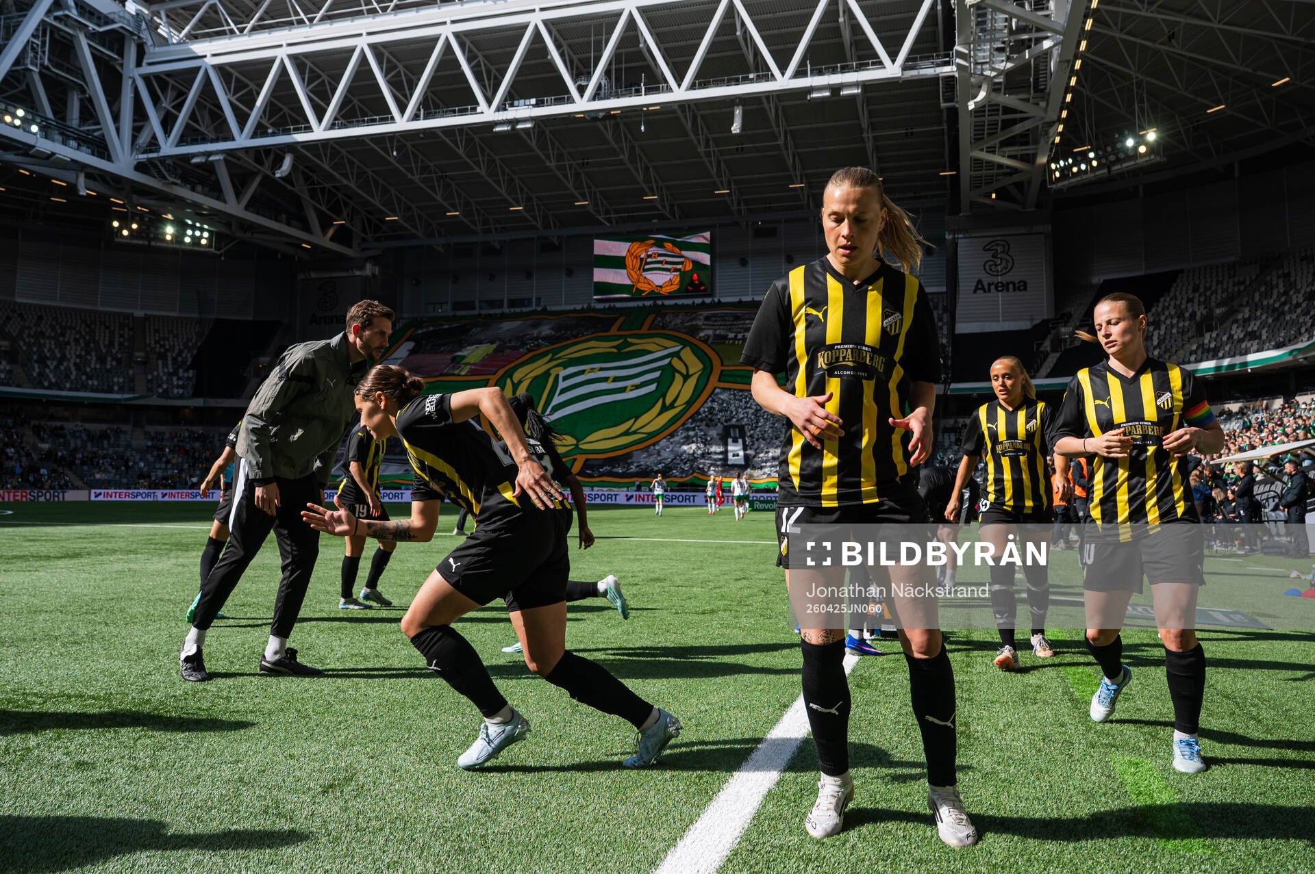 Stine Sandbech of Häcken warms up prior to the UEFA