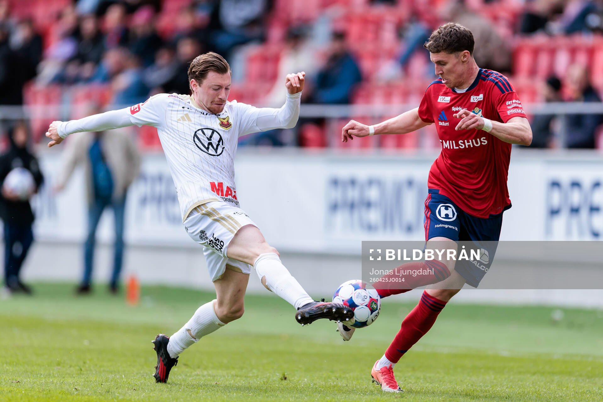 Östersunds Daniel Miljanovic och Östers Samuel Burakowsky