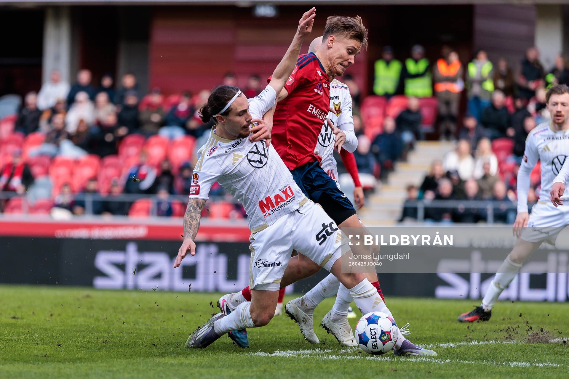 Östersunds Hugo Azzi och Östers Matias Tamminen