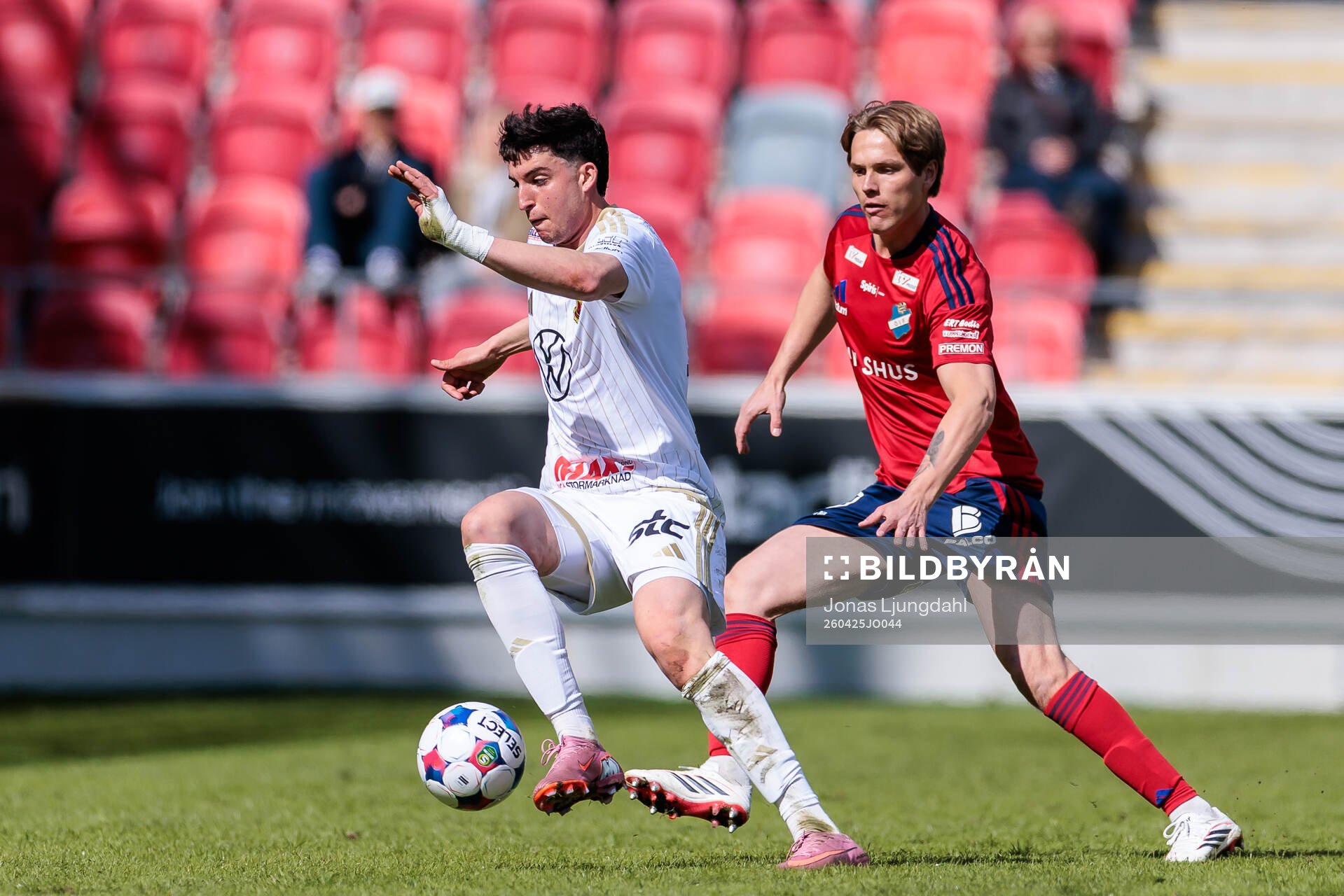 Östersunds Mario Palomino Delgado och Östers Aapo