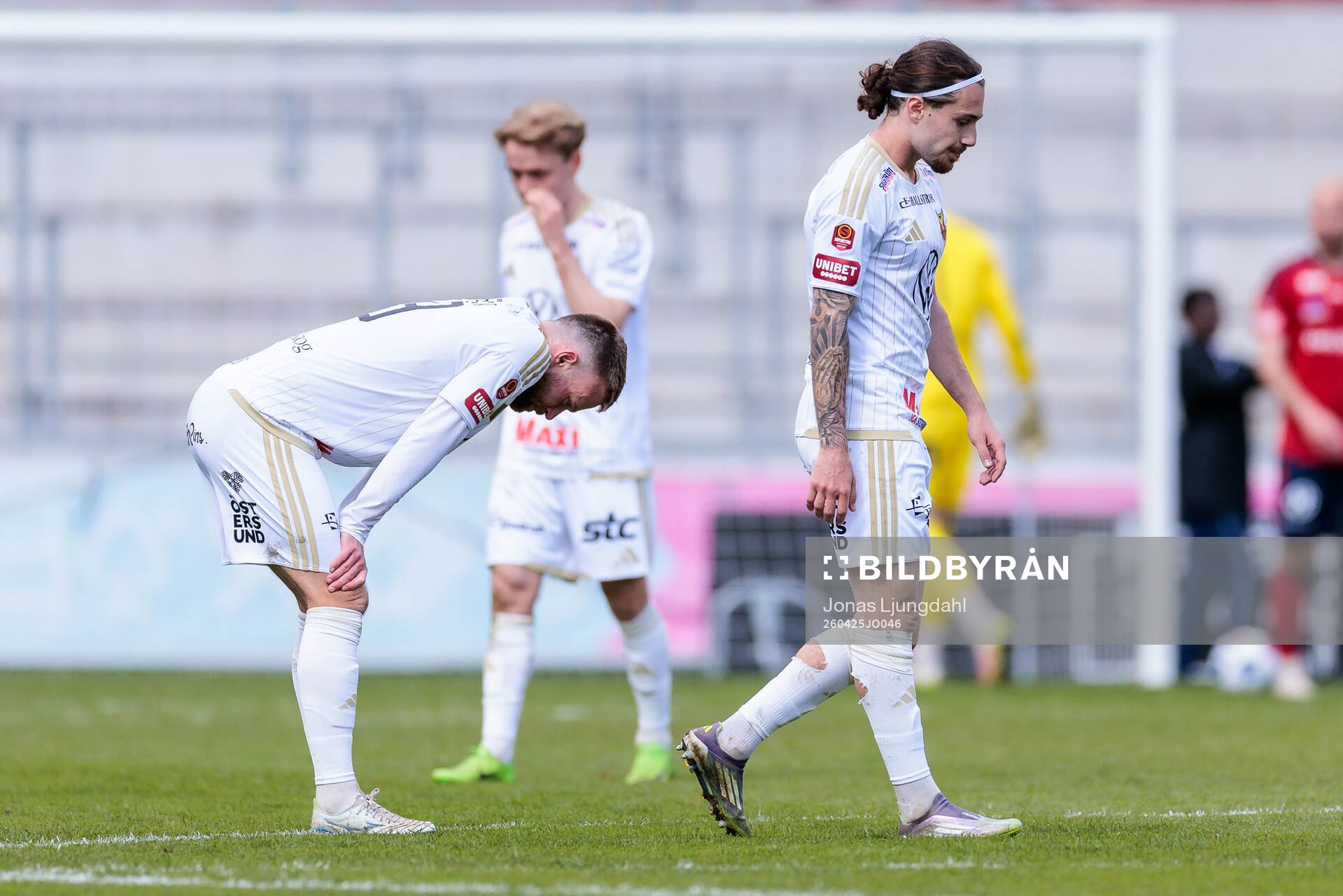 Östersunds Dennis Widgren och Kingsley Gyamfi deppar