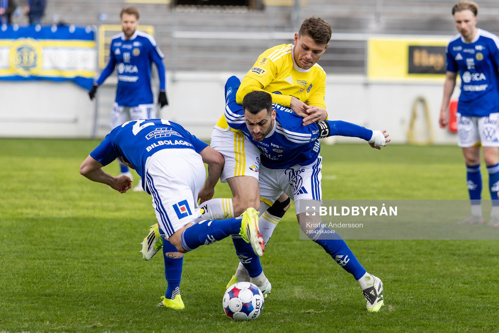 Falkenbergs Albin Andersson och GIF Sundsvalls Marc Manchon