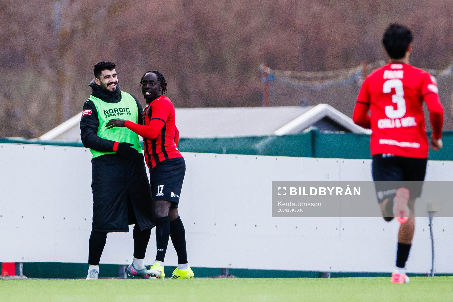 Nordic United FCs Kalipha Jawla jublar