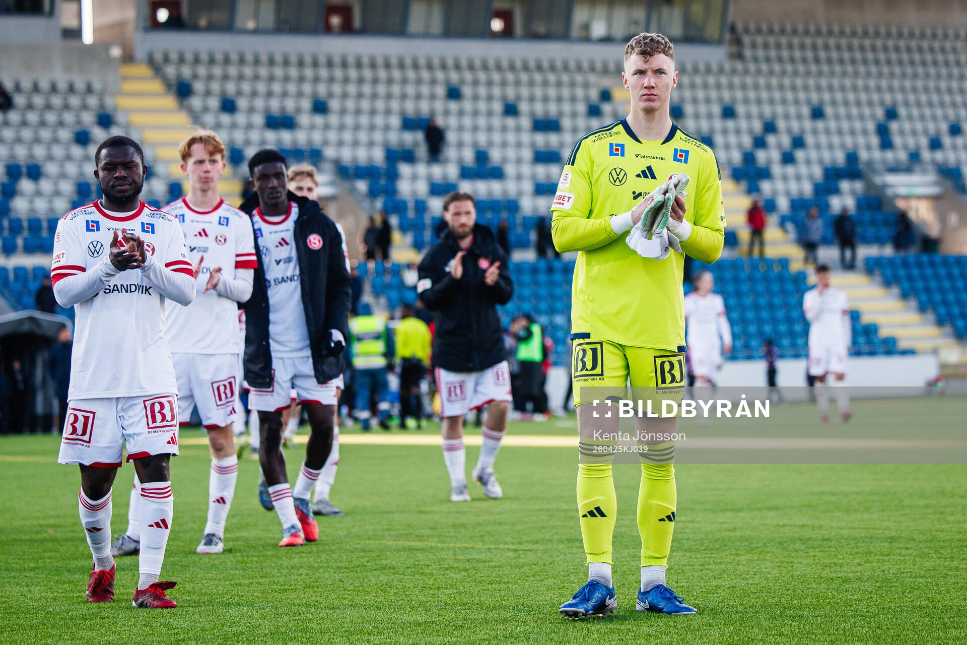 Sandvikens IFs målvakt Otto Lindell deppar