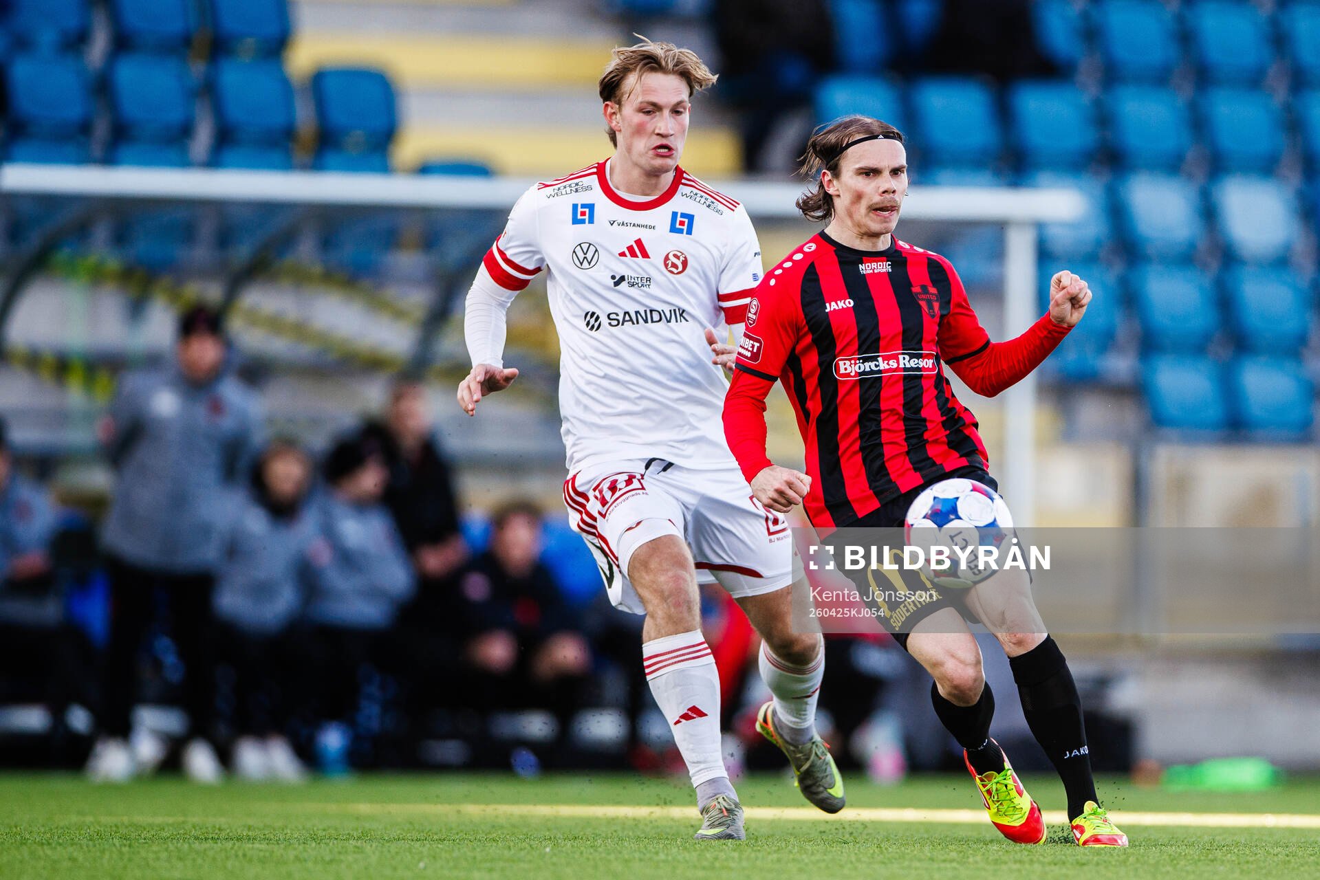 Sandvikens IFs Christian Wagner och Nordic United FCs Elias