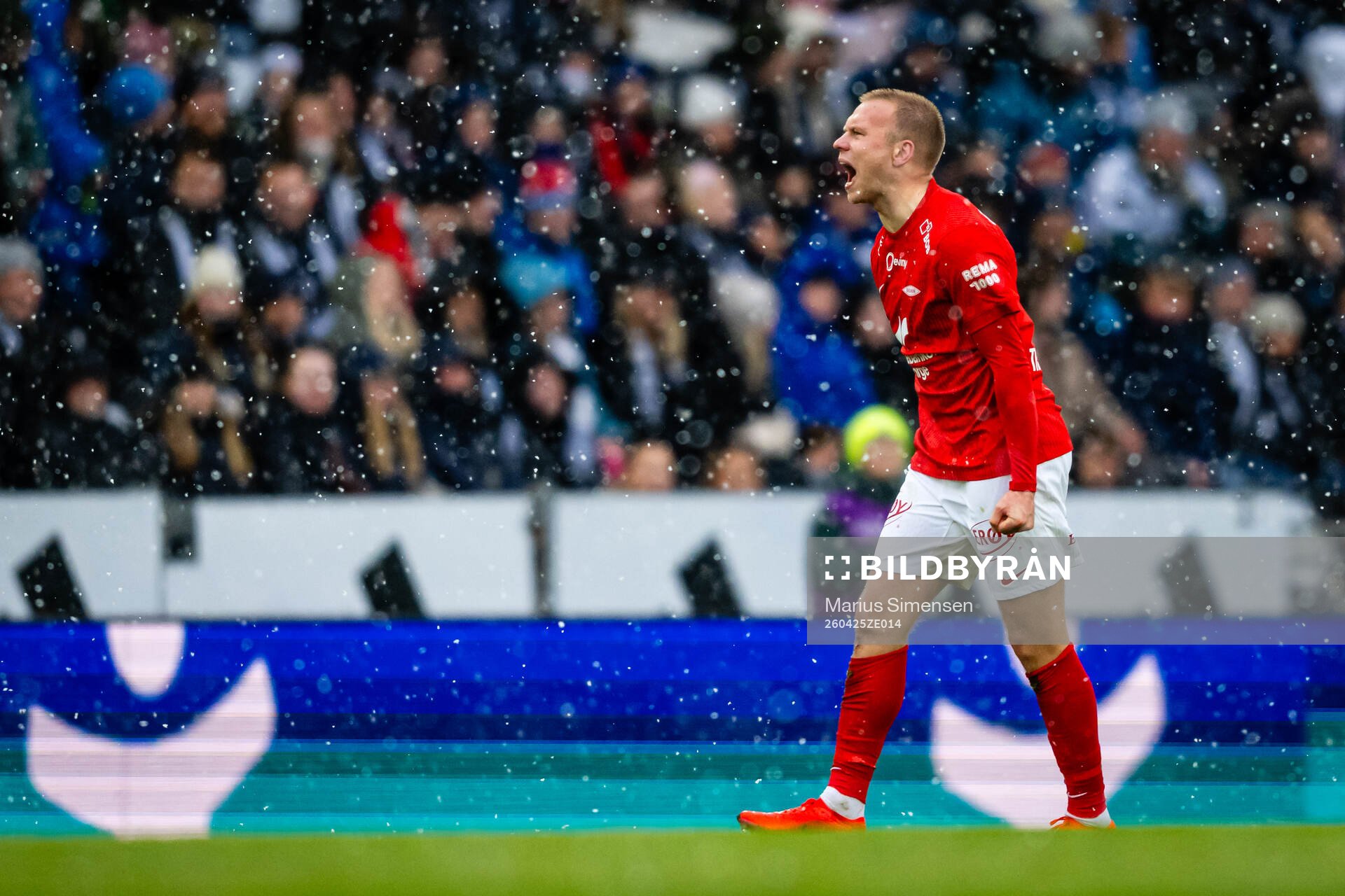 Jon Dagur Thorsteinsson of Brann celebrates