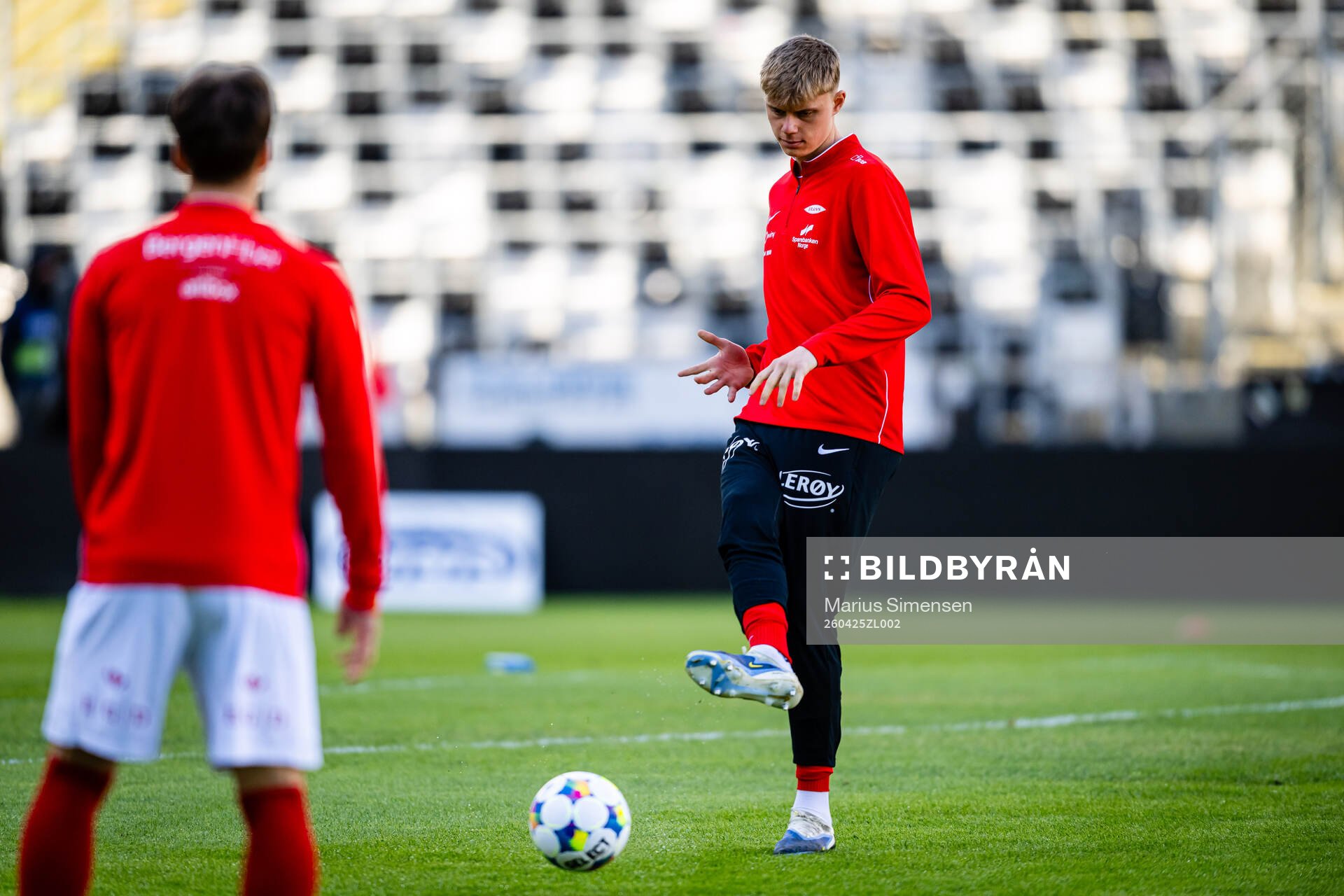 Rasmus Holten of Brann warms up