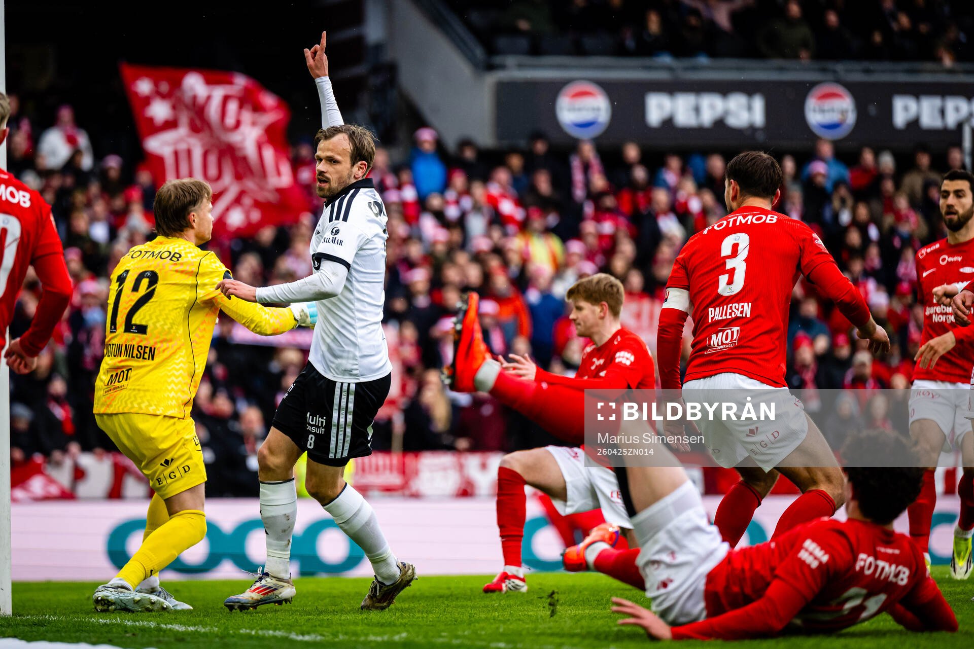 Iver Fossum of Rosenborg celebrates