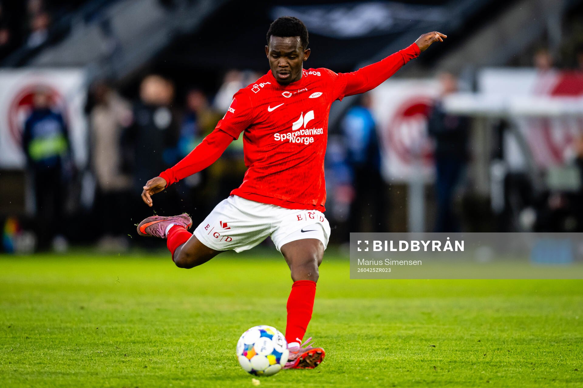 Rabbi Matondo of Brann missing a chance to score