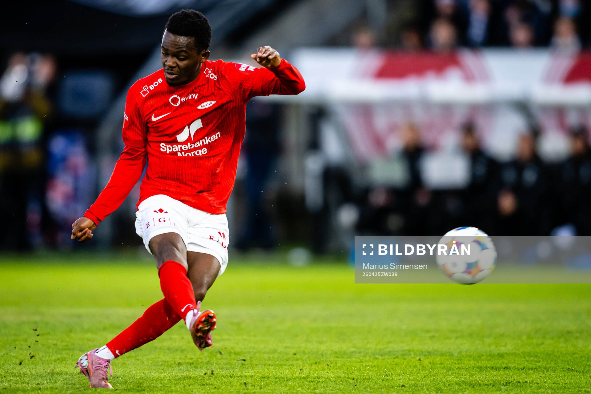 Rabbi Matondo of Brann missing a chance to score