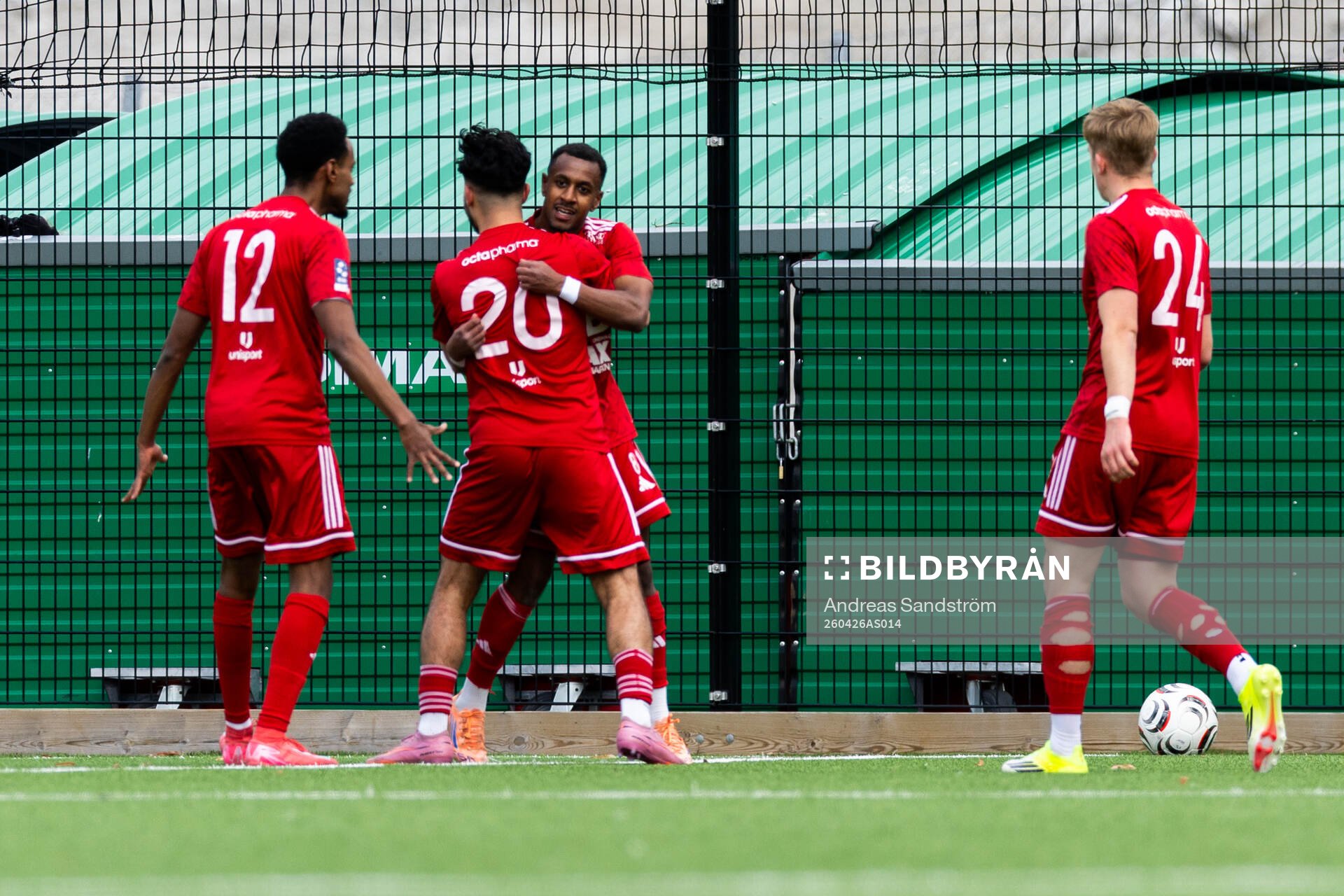 Karlbergs Noah Tesfai Negash jublar