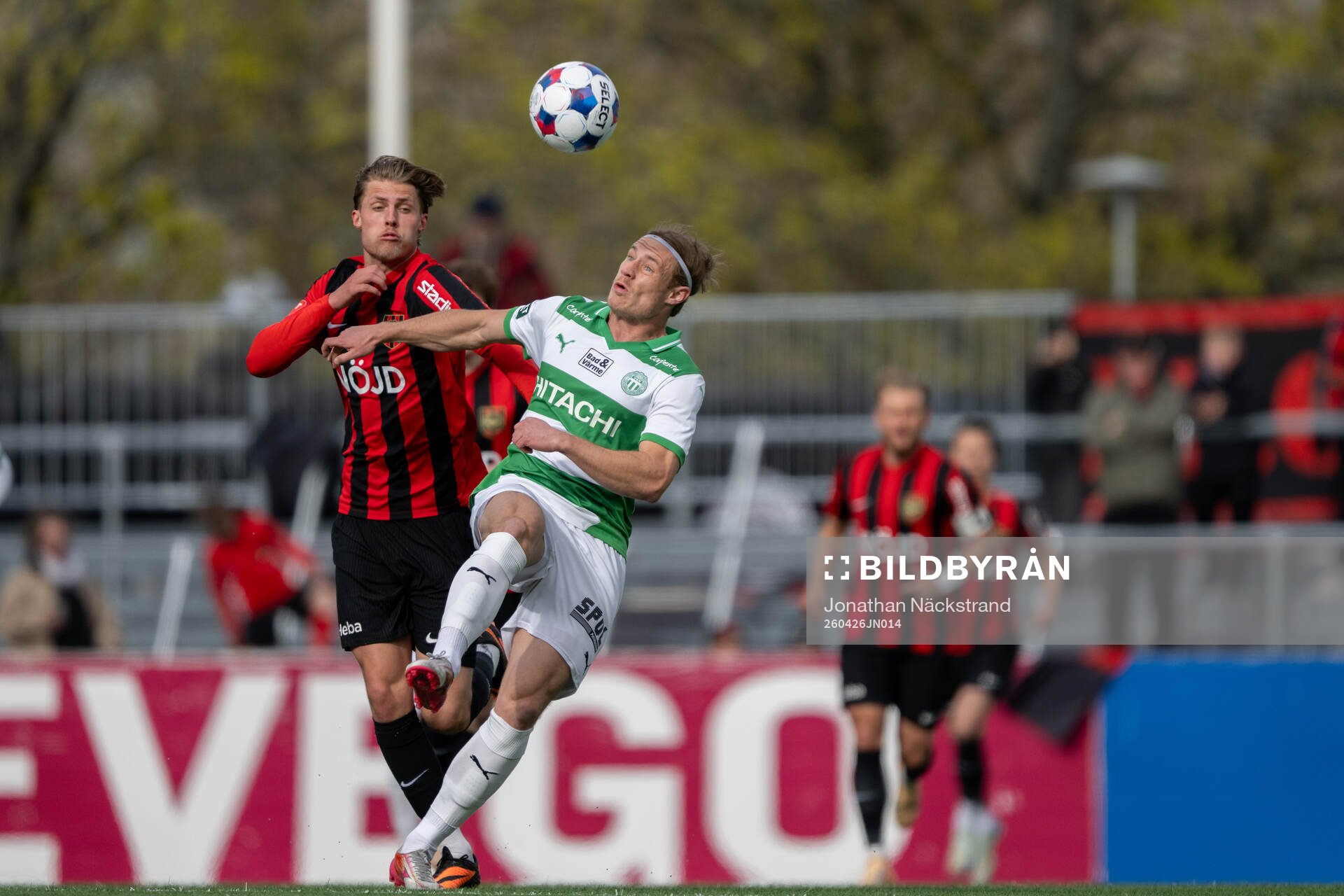 Brommapojkarnas Lukas Björklund och Västerås Herman