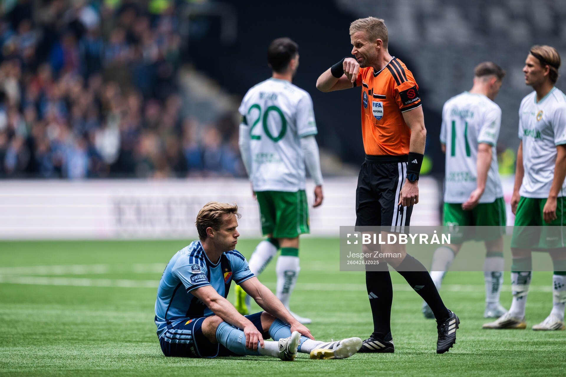 Djurgårdens Hampus Finndell har ont