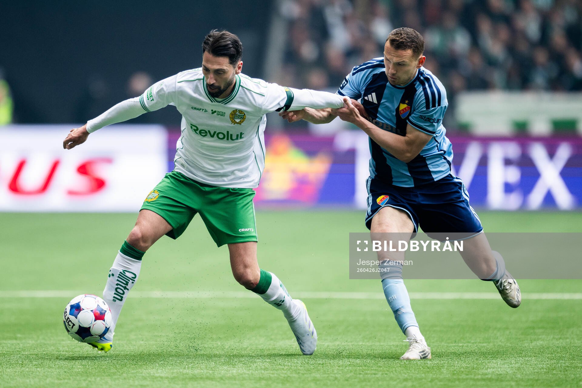 Hammarbys Nahir Besara och Djurgårdens Piotr Johansson
