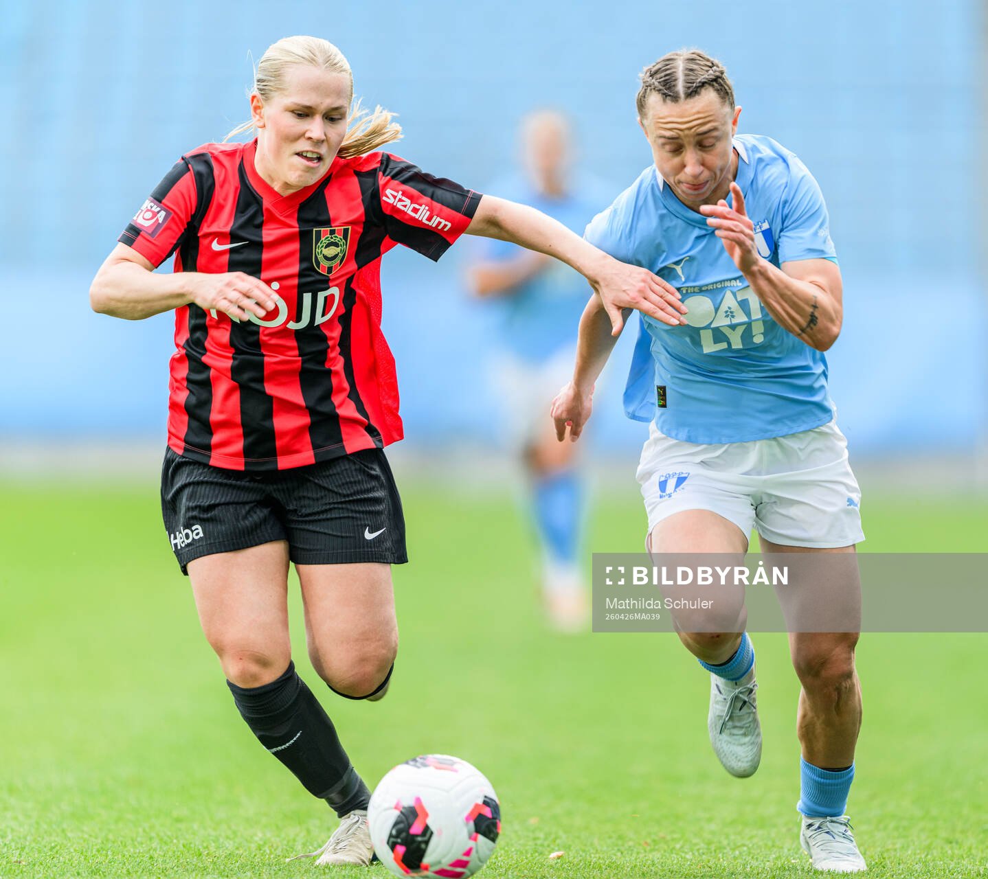 Brommapojkarnas Ida Garmfors och Malmö FFs Miljana Ivanovic